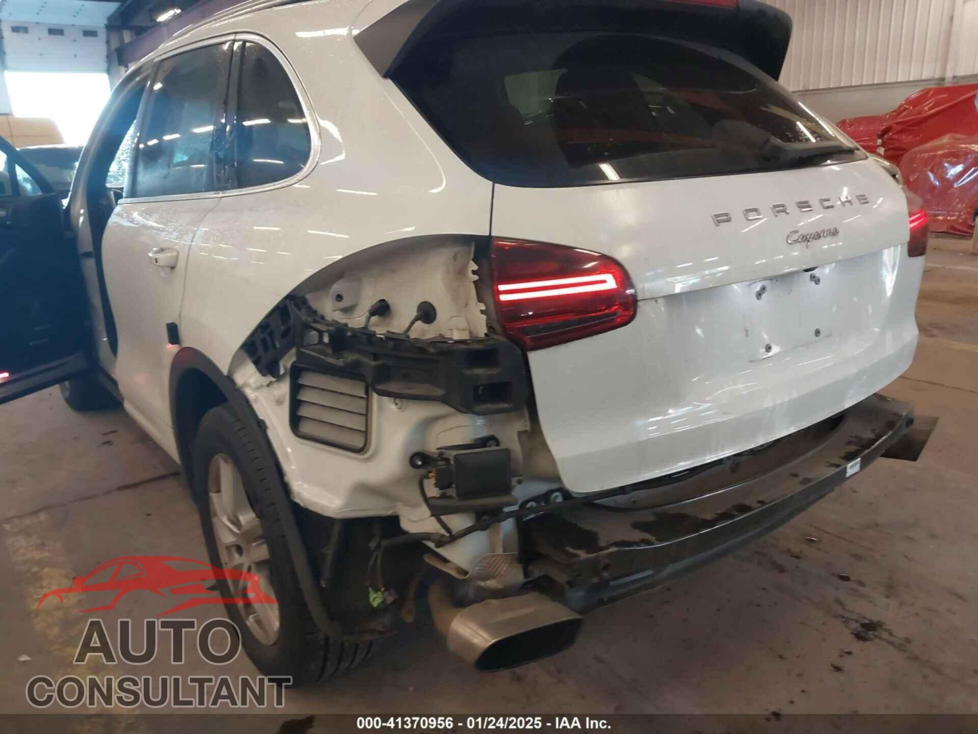 PORSCHE CAYENNE 2016 - WP1AA2A26GLA10357
