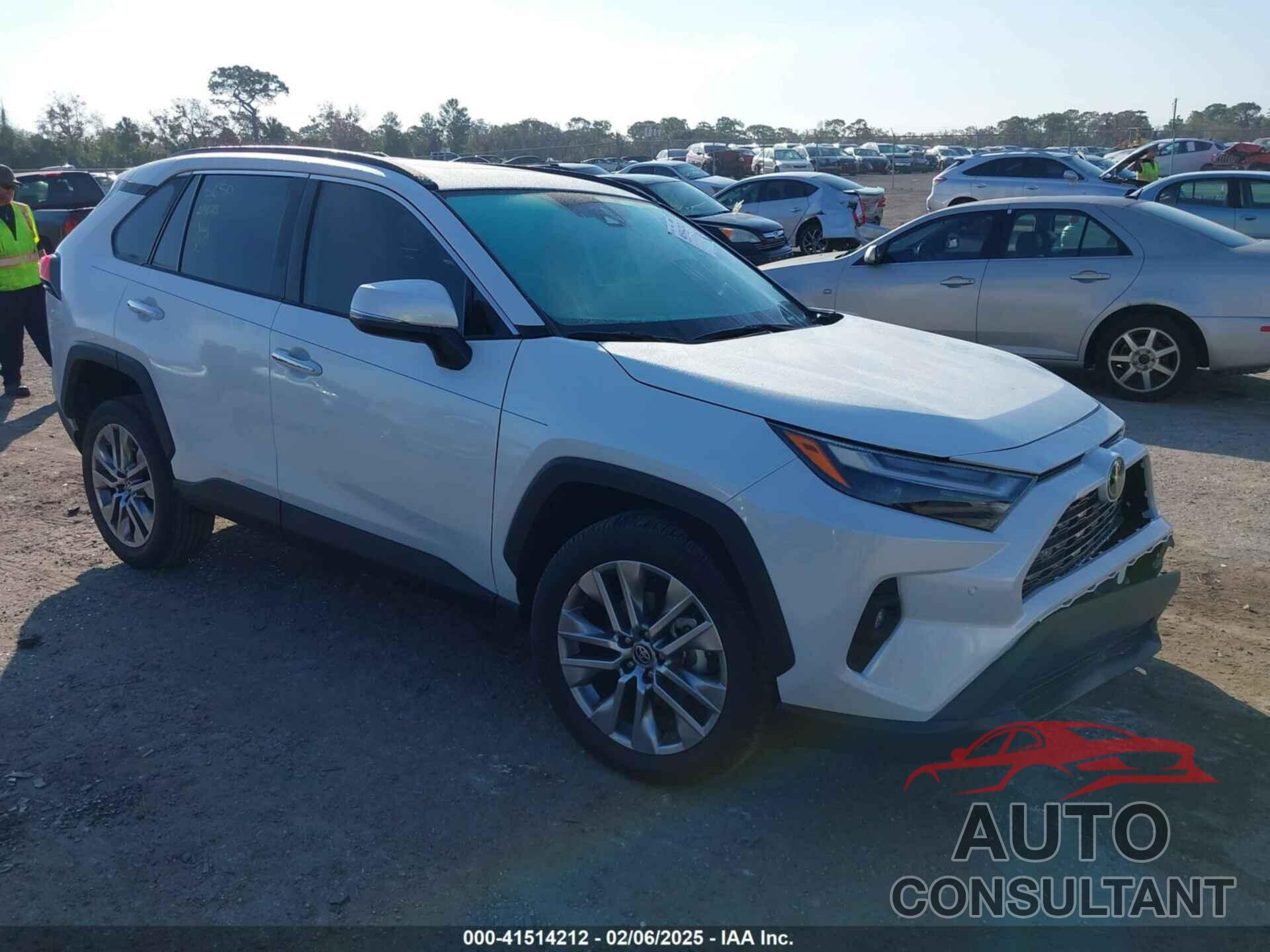 TOYOTA RAV4 2023 - 2T3Y1RFV4PW247048