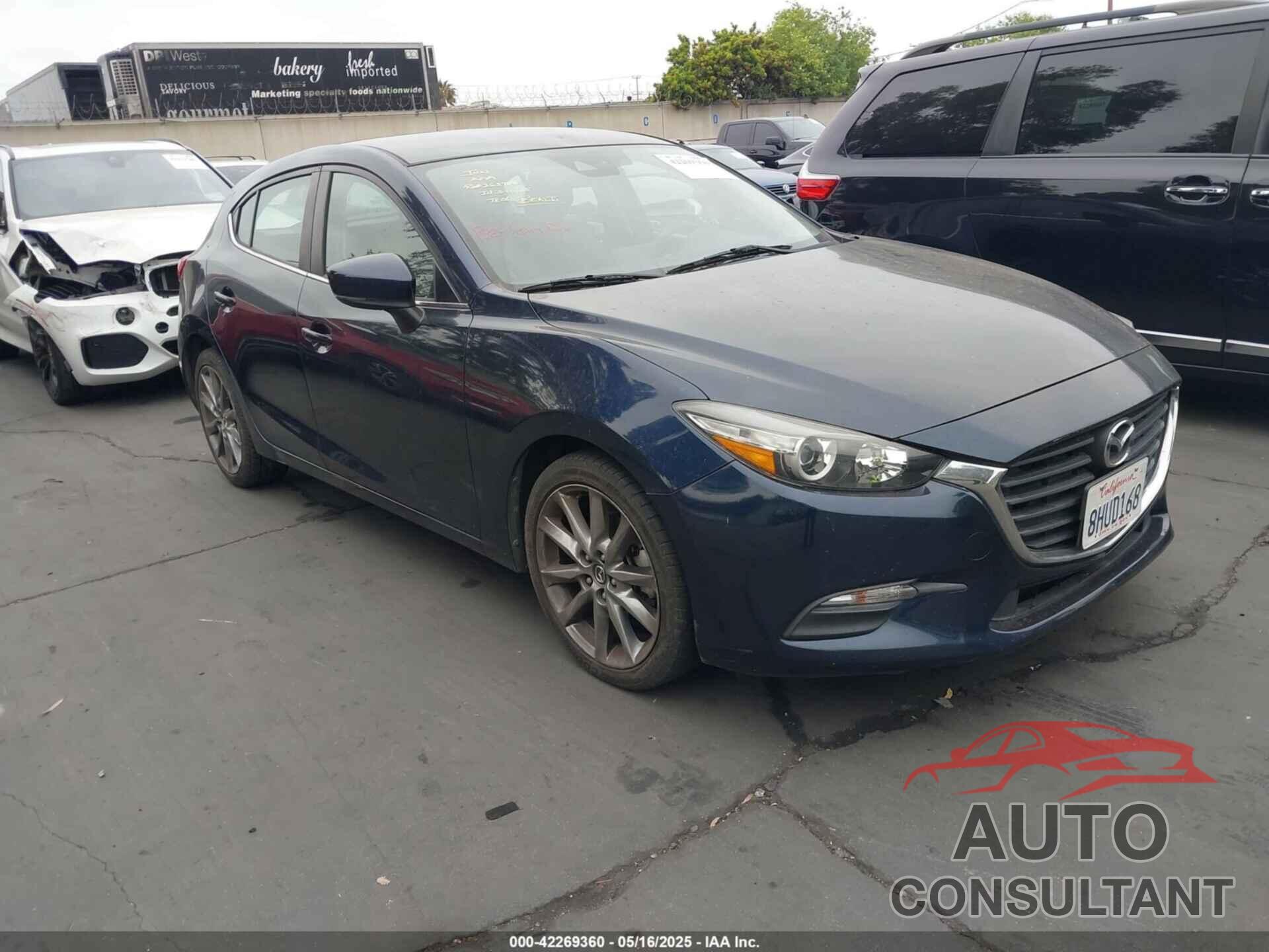 MAZDA MAZDA3 2018 - 3MZBN1L30JM272162