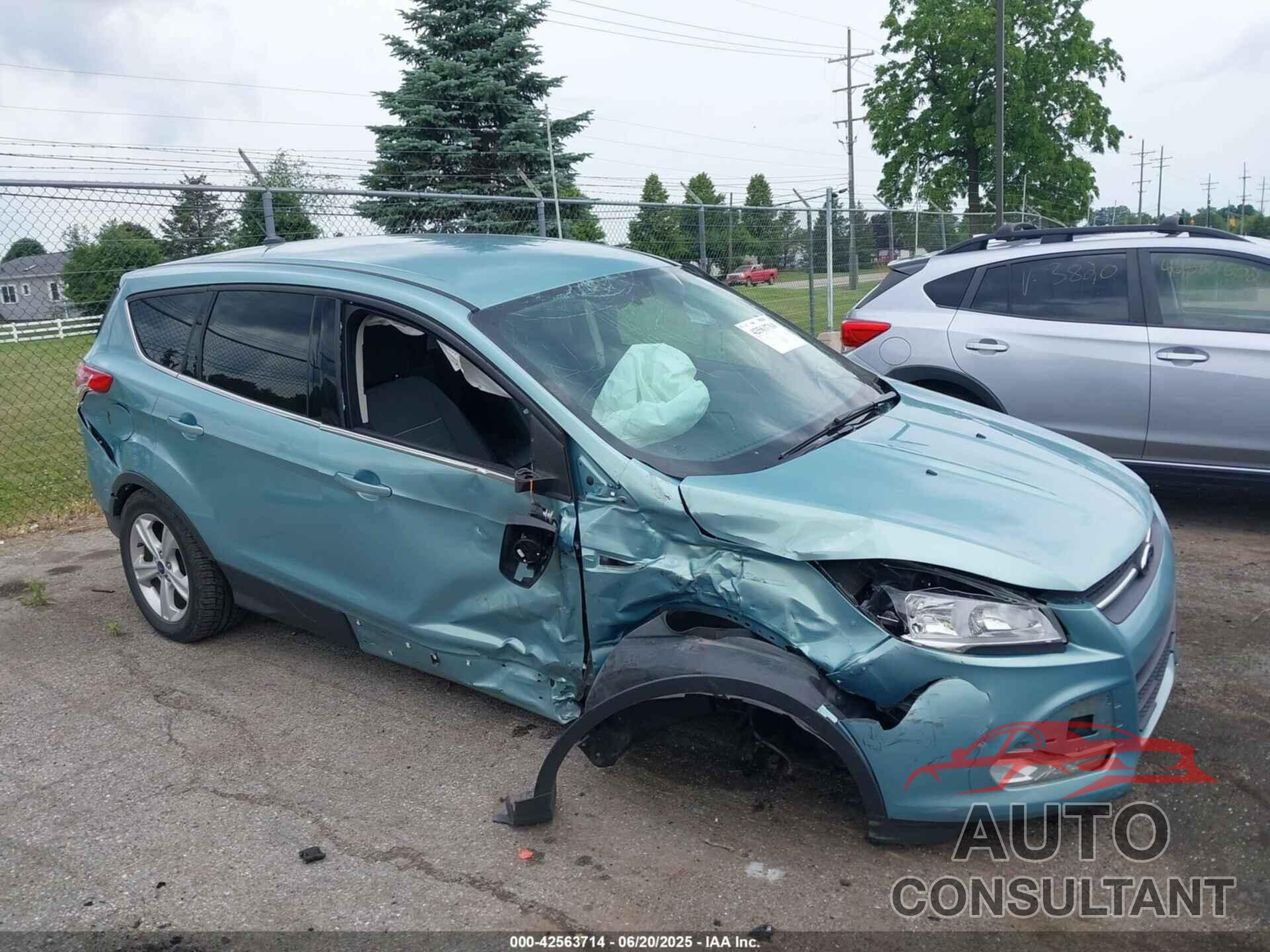 FORD ESCAPE 2013 - 1FMCU0GX5DUB14199