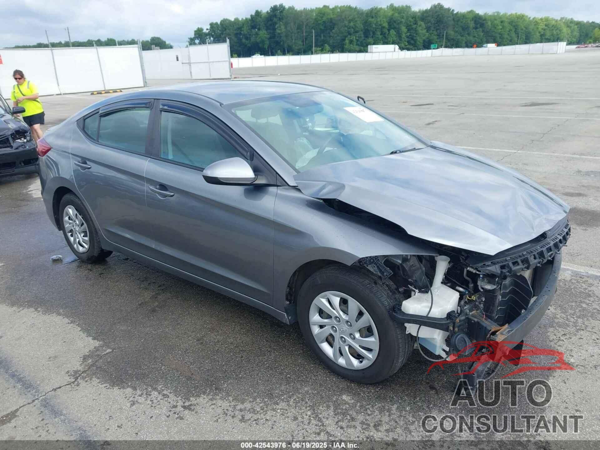 HYUNDAI ELANTRA 2018 - KMHD74LF2JU452722