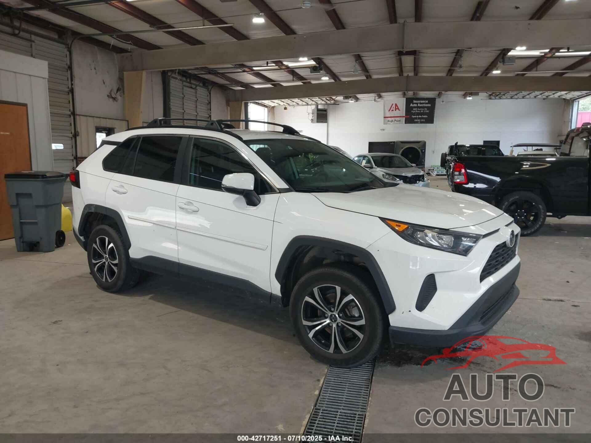 TOYOTA RAV4 2021 - 2T3K1RFV1MW183102