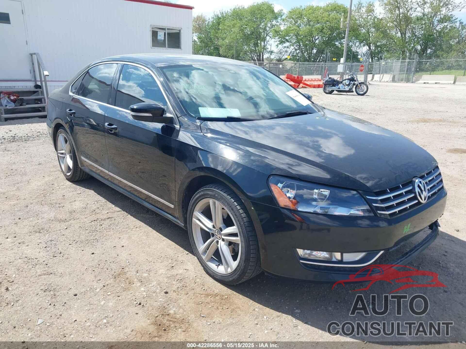 VOLKSWAGEN PASSAT 2014 - 1VWCN7A31EC060999