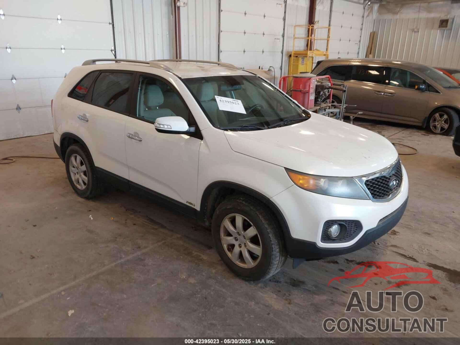 KIA SORENTO 2011 - 5XYKTCA14BG042936