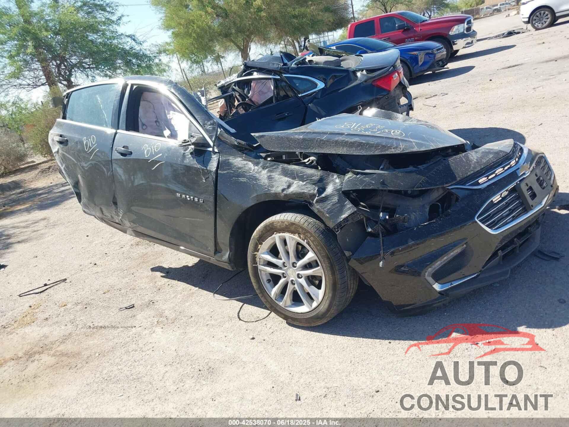 CHEVROLET MALIBU 2018 - 1G1ZD5STXJF267279