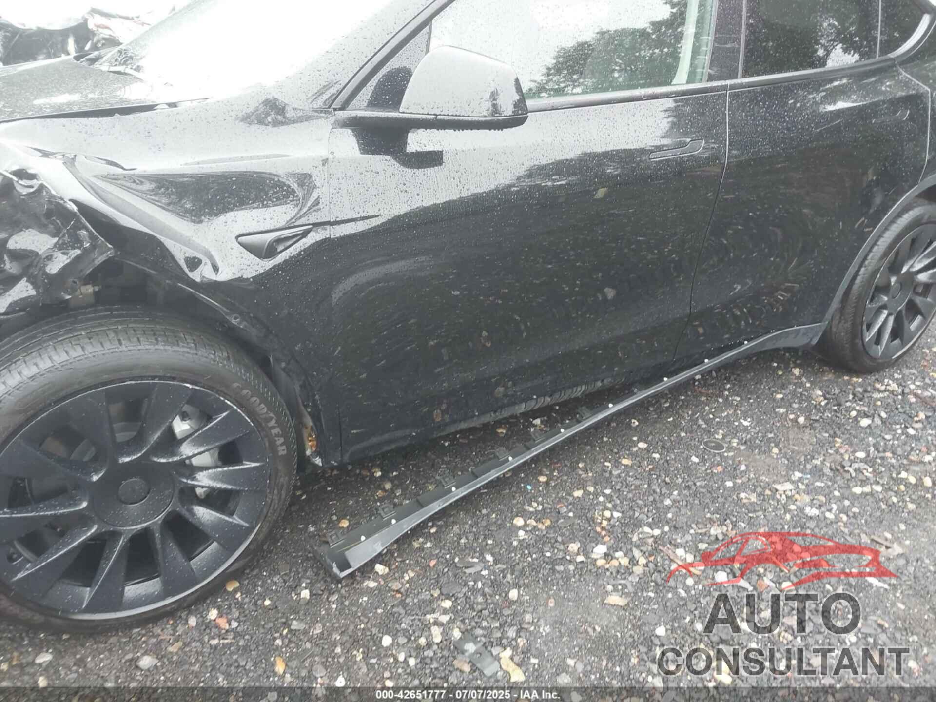 TESLA MODEL Y 2023 - 7SAYGDEE4PF857740