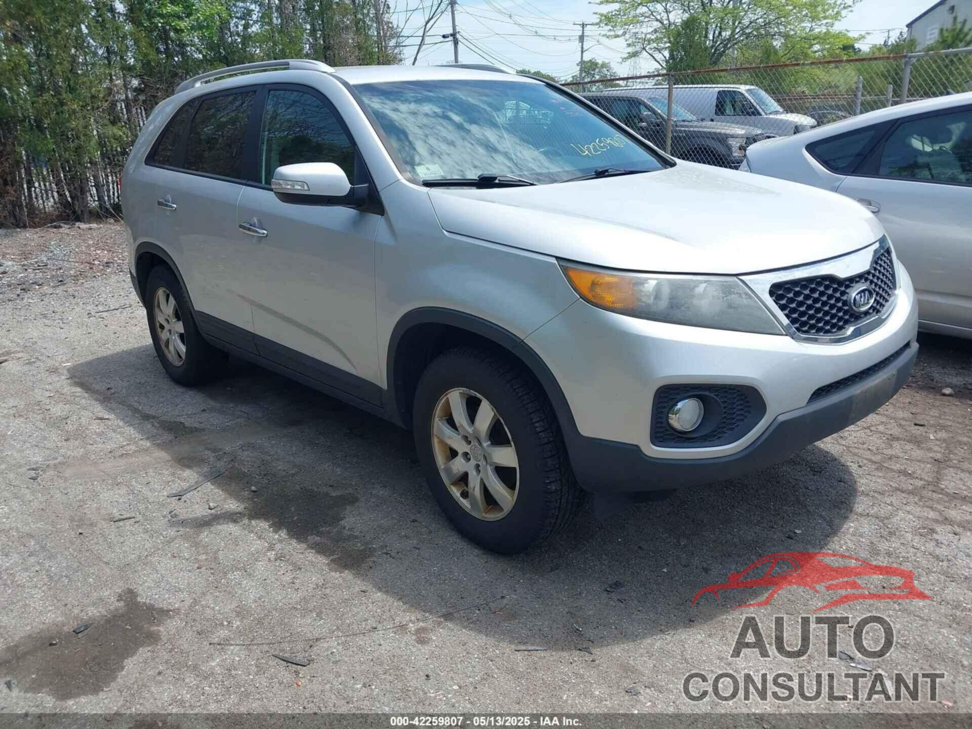KIA SORENTO 2011 - 5XYKT3A17BG082993