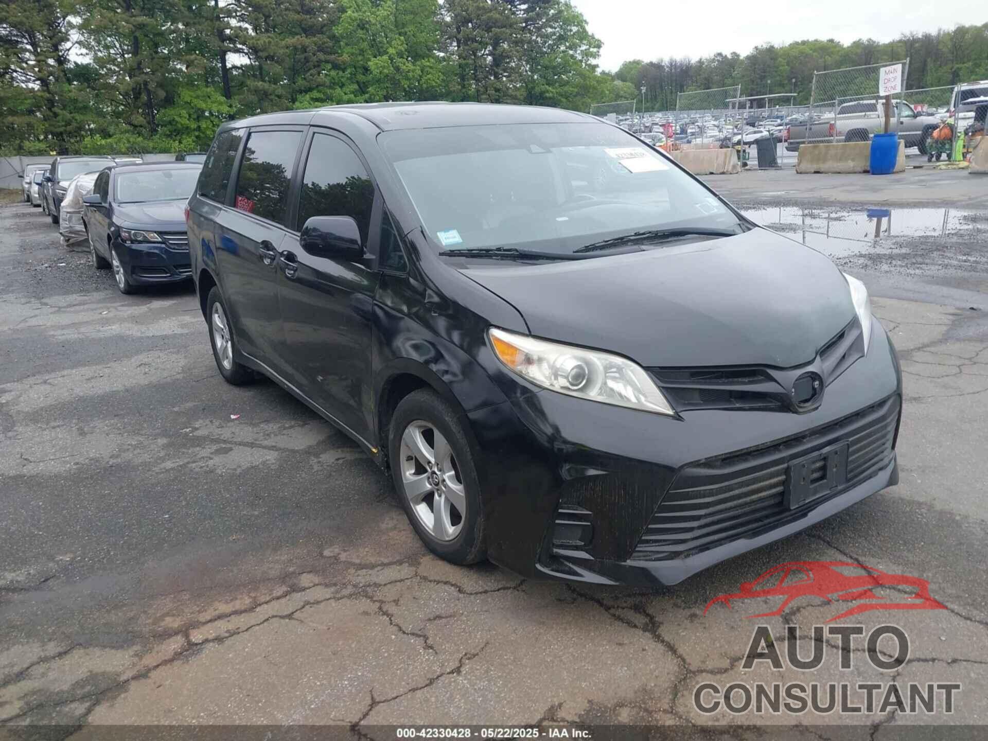 TOYOTA SIENNA 2018 - 5TDZZ3DC7JS912142