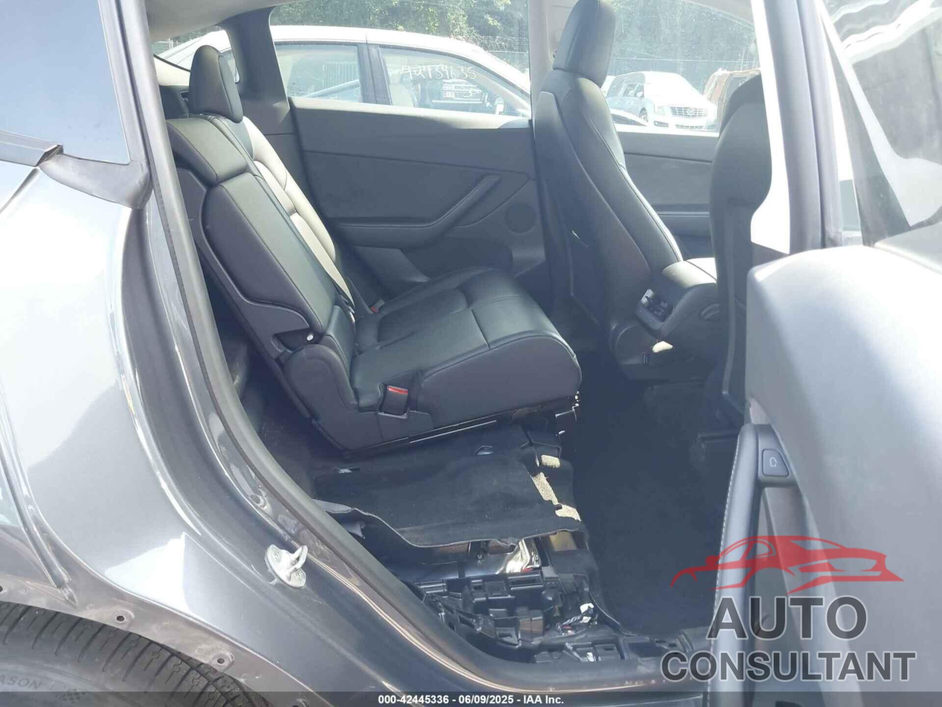 TESLA MODEL Y 2021 - 5YJYGAEE7MF146315