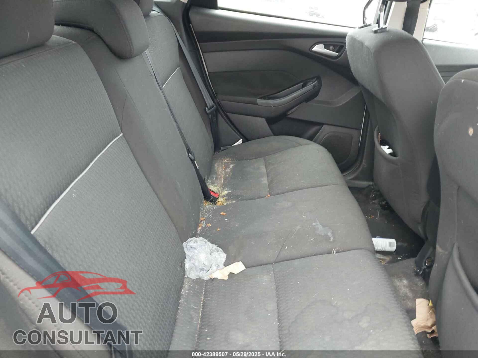 FORD FOCUS 2012 - 1FAHP3M22CL317489