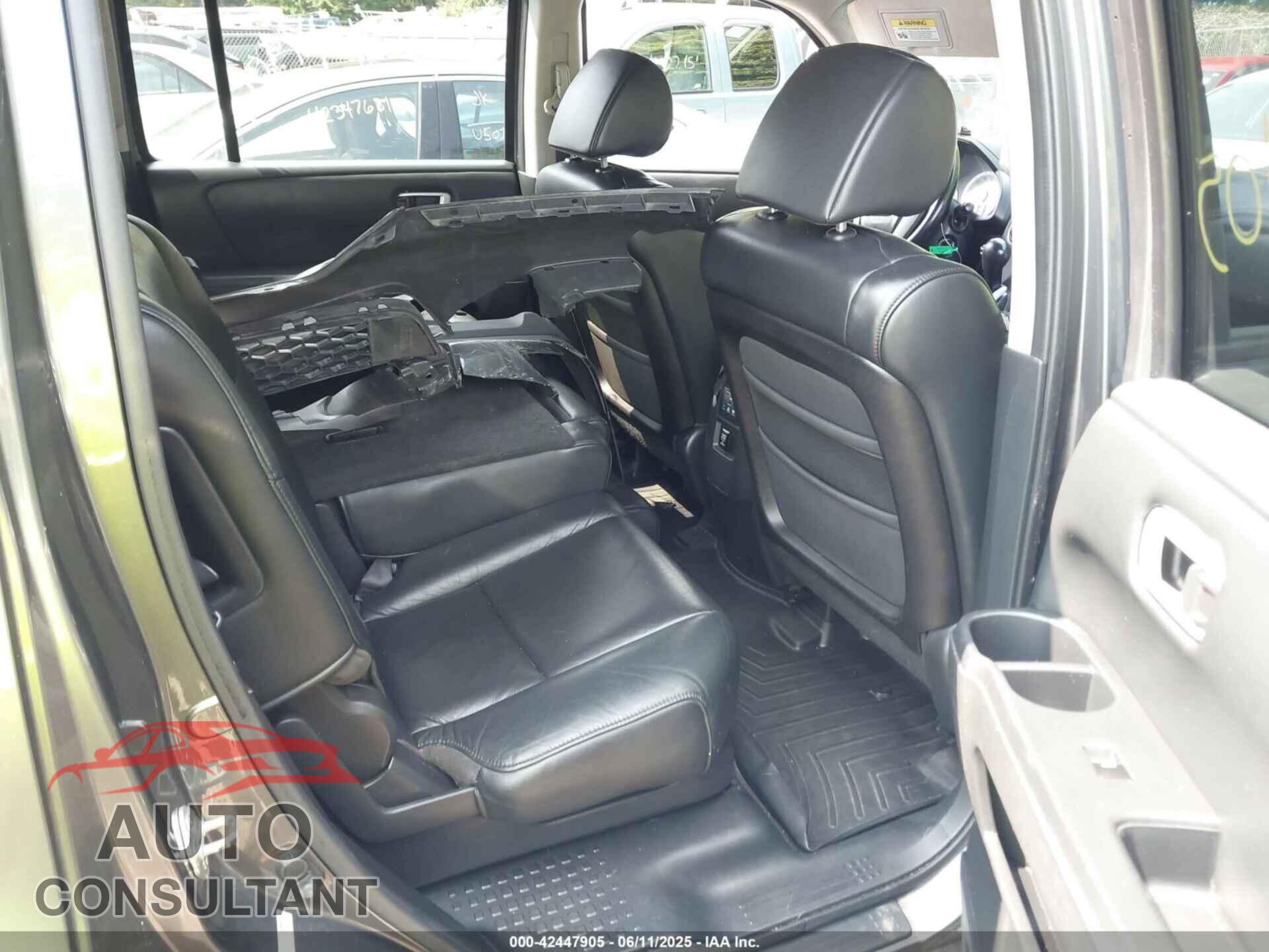 HONDA PILOT 2011 - 5FNYF4H56BB044677
