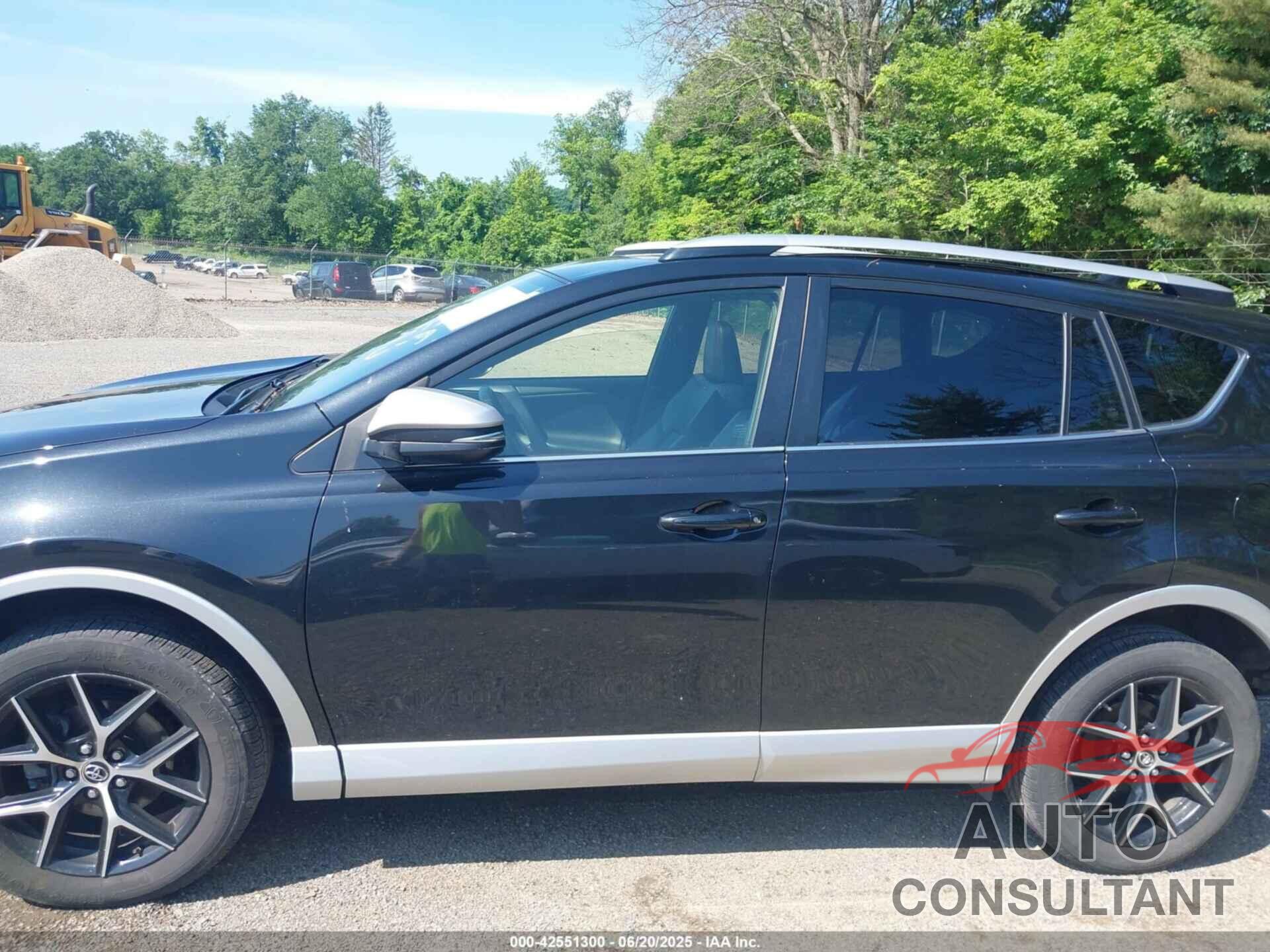 TOYOTA RAV4 2016 - JTMJFREV2GJ089599