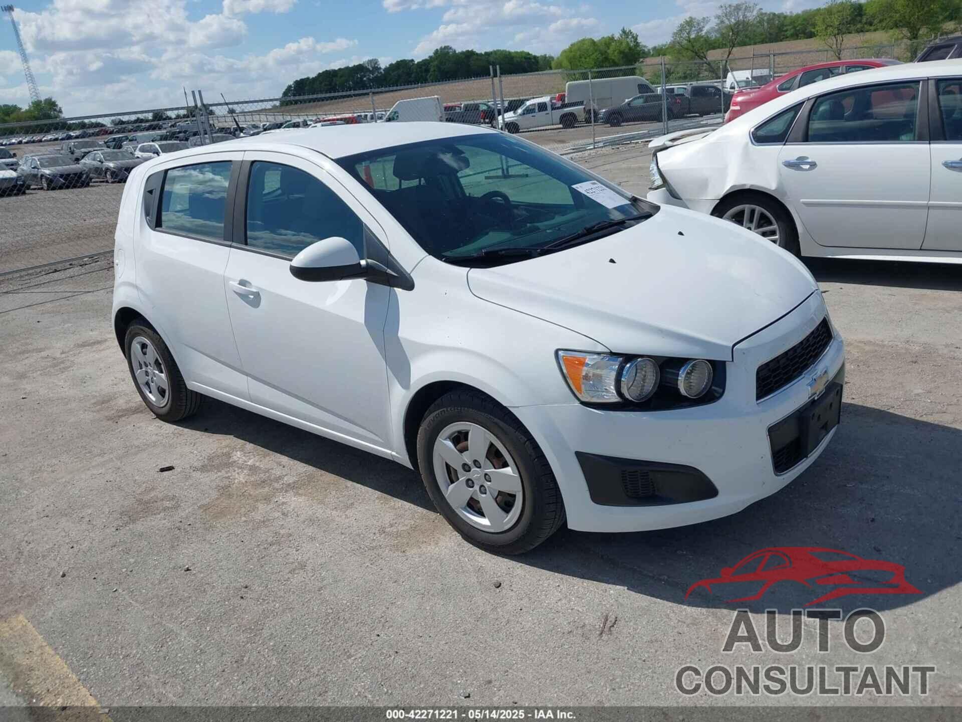 CHEVROLET SONIC 2014 - 1G1JA6SH5E4171729