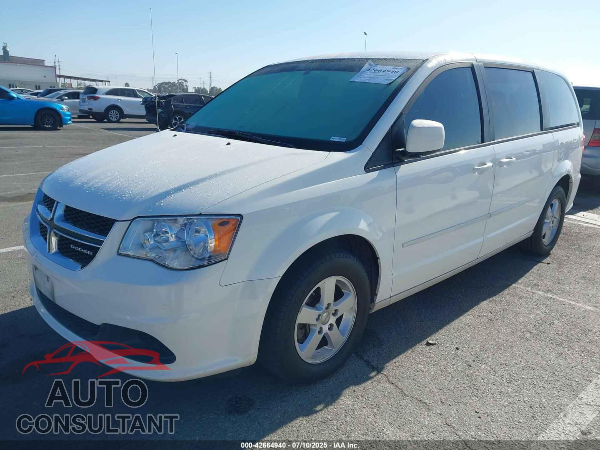 DODGE GRAND CARAVAN 2011 - 2D4RN3DG8BR628420