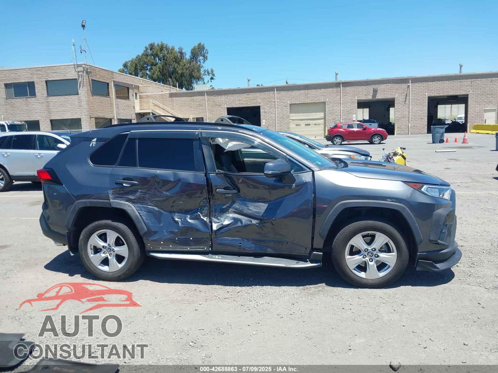 TOYOTA RAV4 2020 - JTMP1RFV3LD059561
