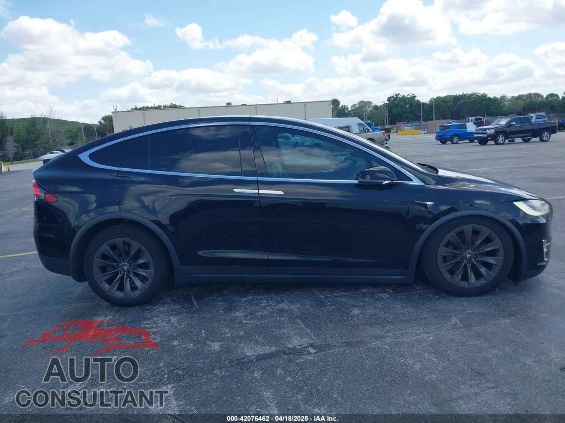 TESLA MODEL X 2017 - 5YJXCBE21HF054898