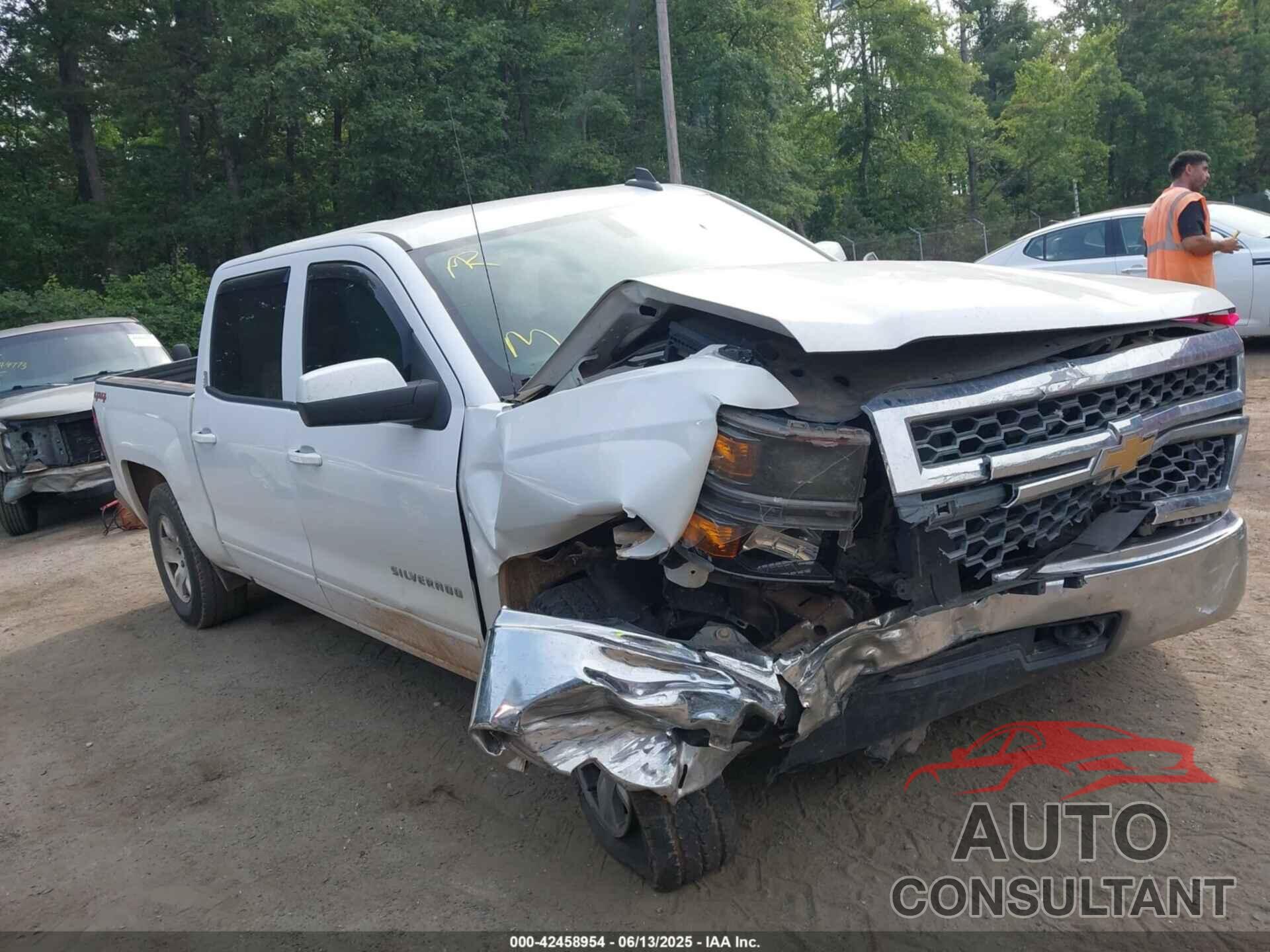 CHEVROLET SILVERADO 1500 2015 - 3GCUKREC8FG439339