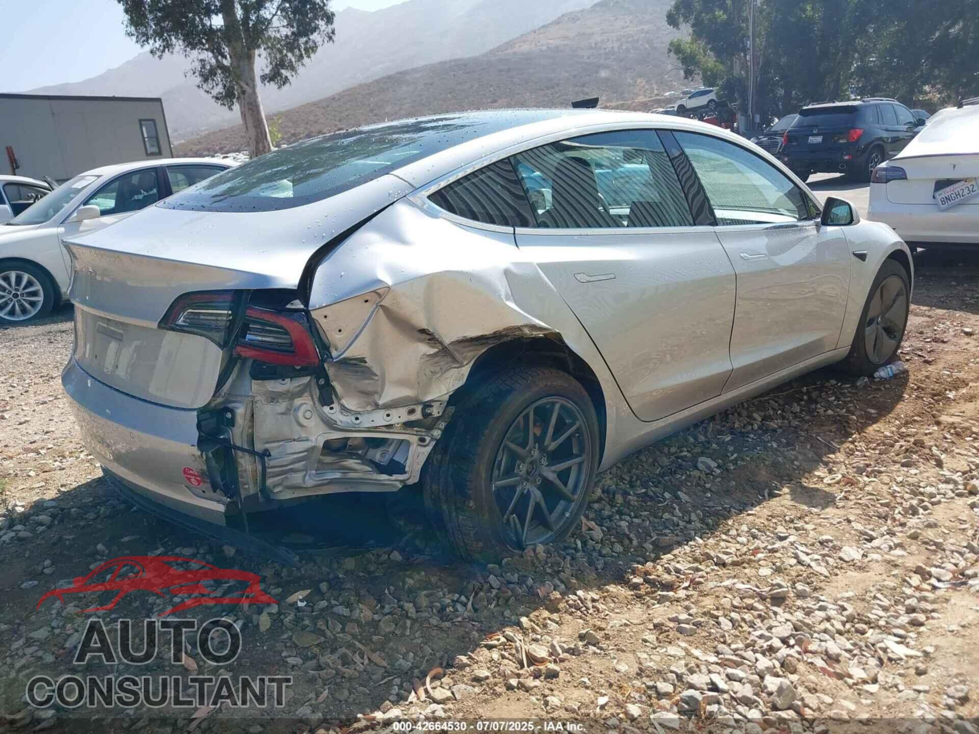 TESLA MODEL 3 2018 - 5YJ3E1EA0JF042256