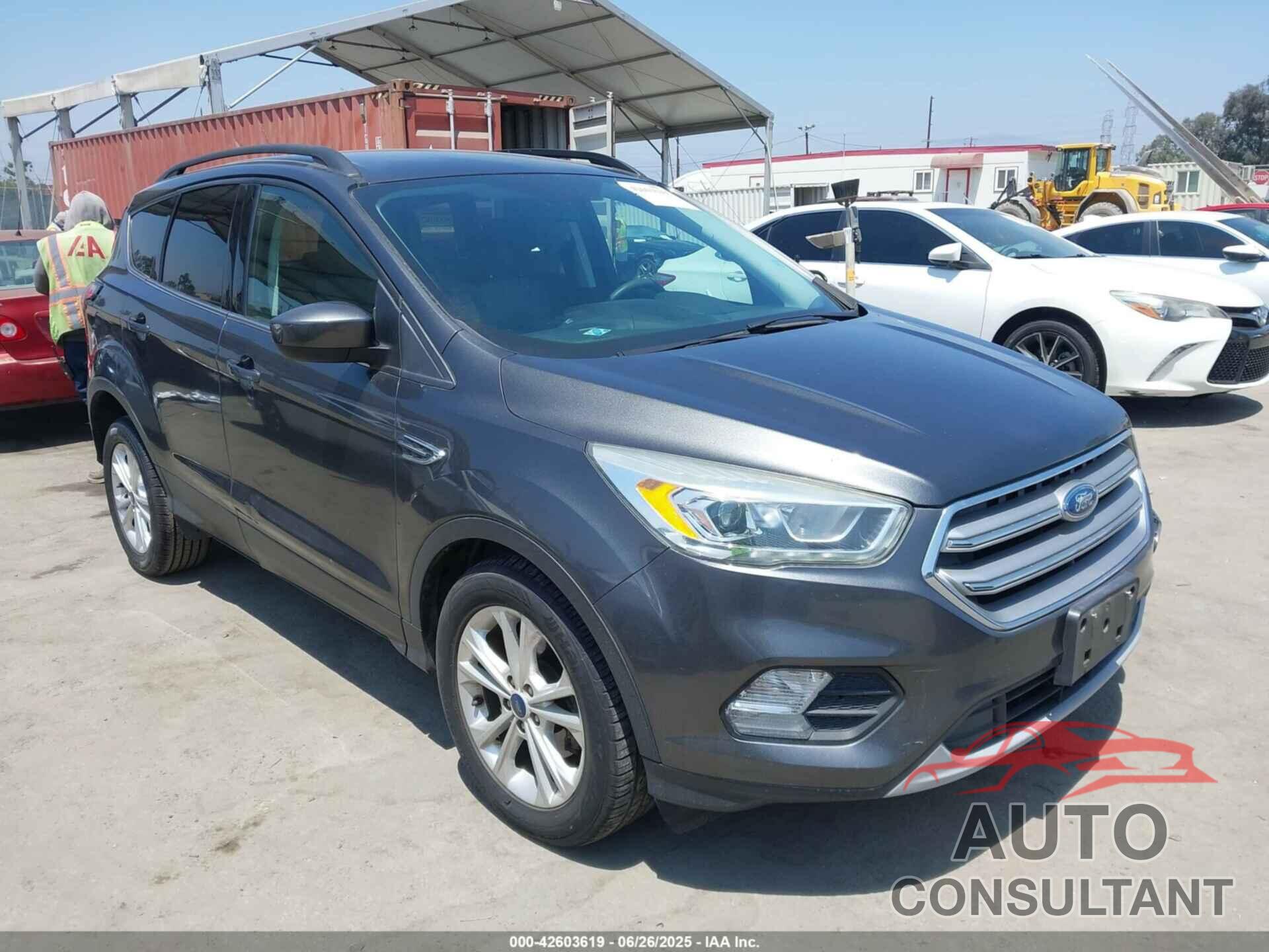 FORD ESCAPE 2017 - 1FMCU0GD6HUC88388