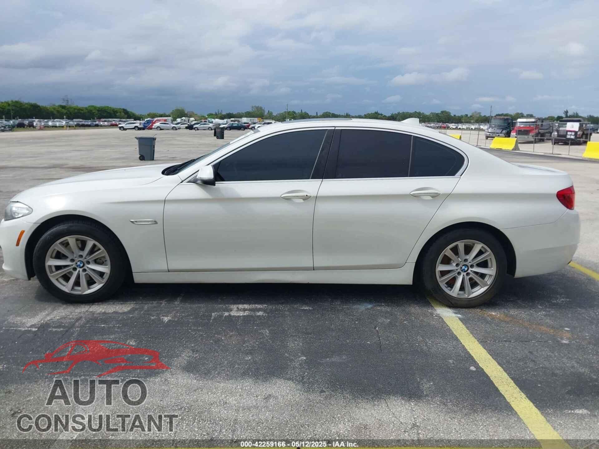 BMW 528I 2014 - WBA5A5C52ED511357