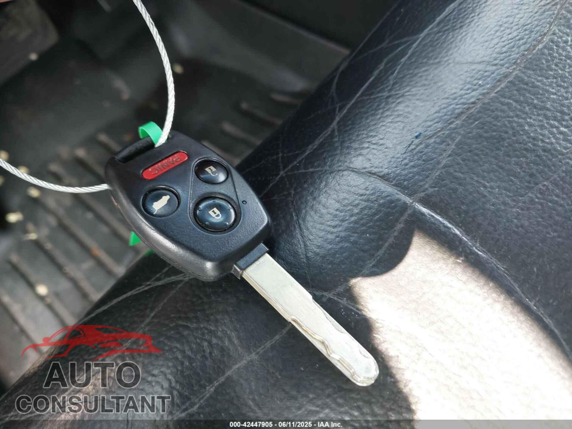 HONDA PILOT 2011 - 5FNYF4H56BB044677