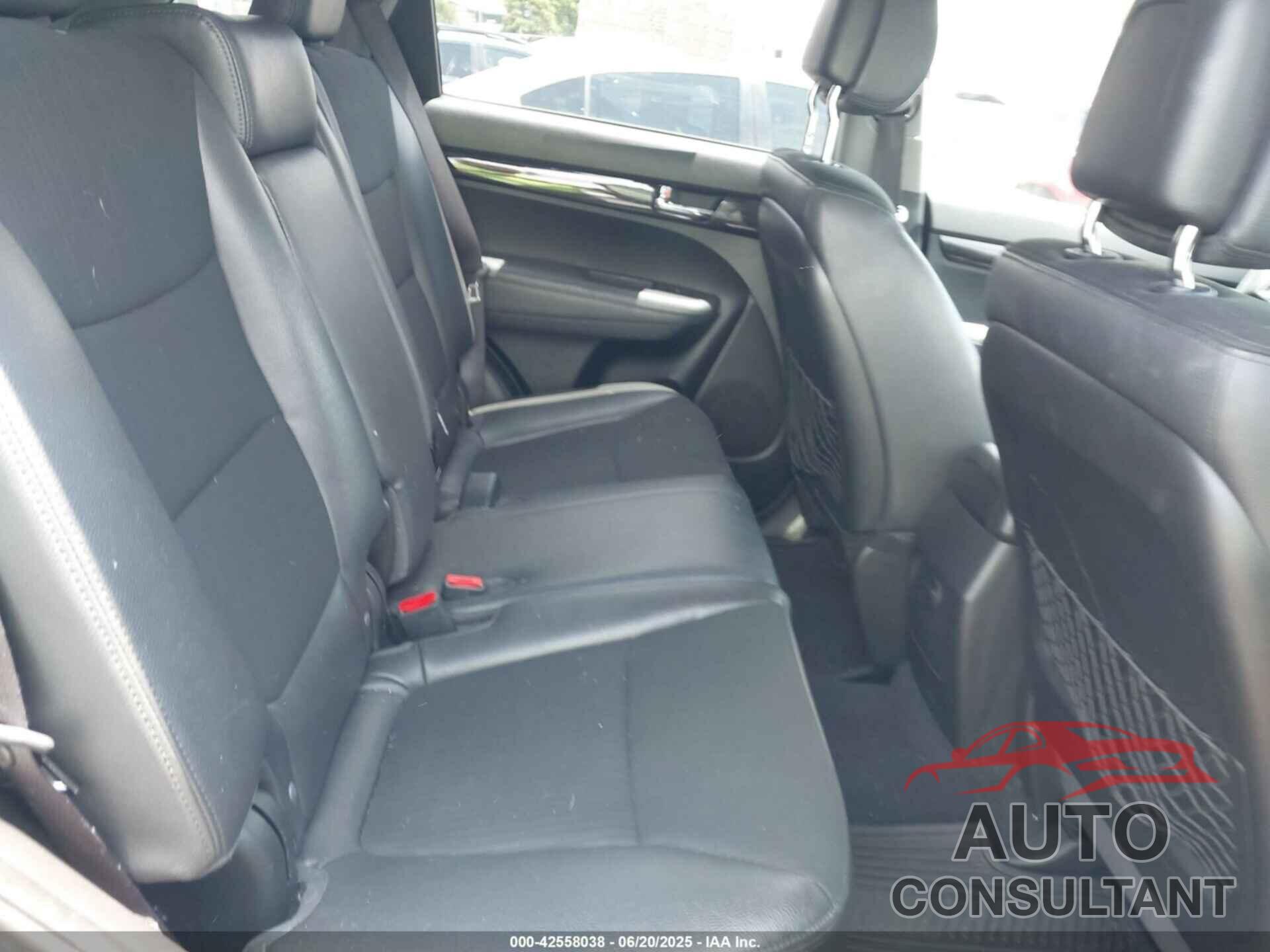 KIA SORENTO 2011 - 5XYKUDA24BG080632