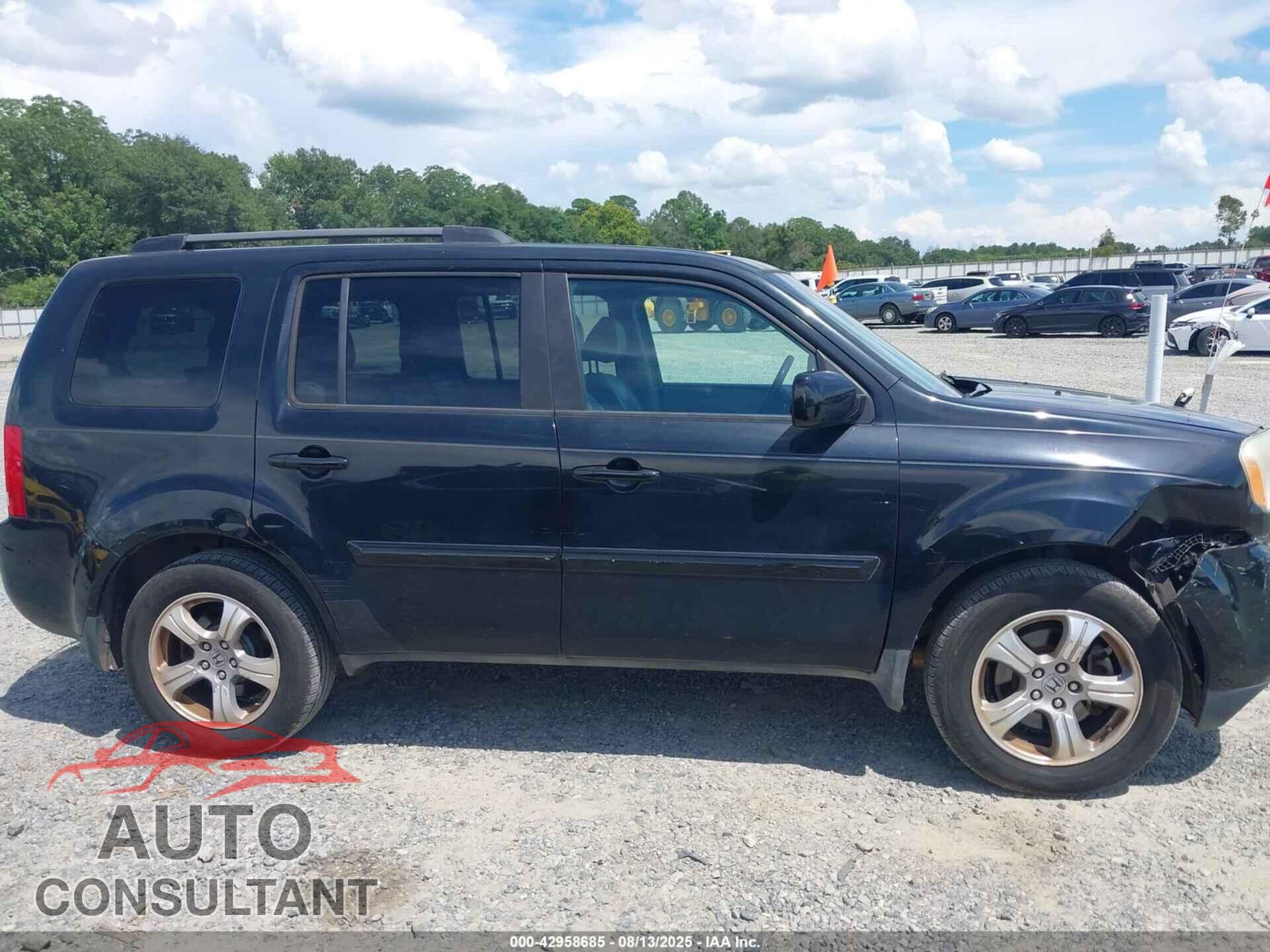HONDA PILOT 2015 - 5FNYF3H53FB015590