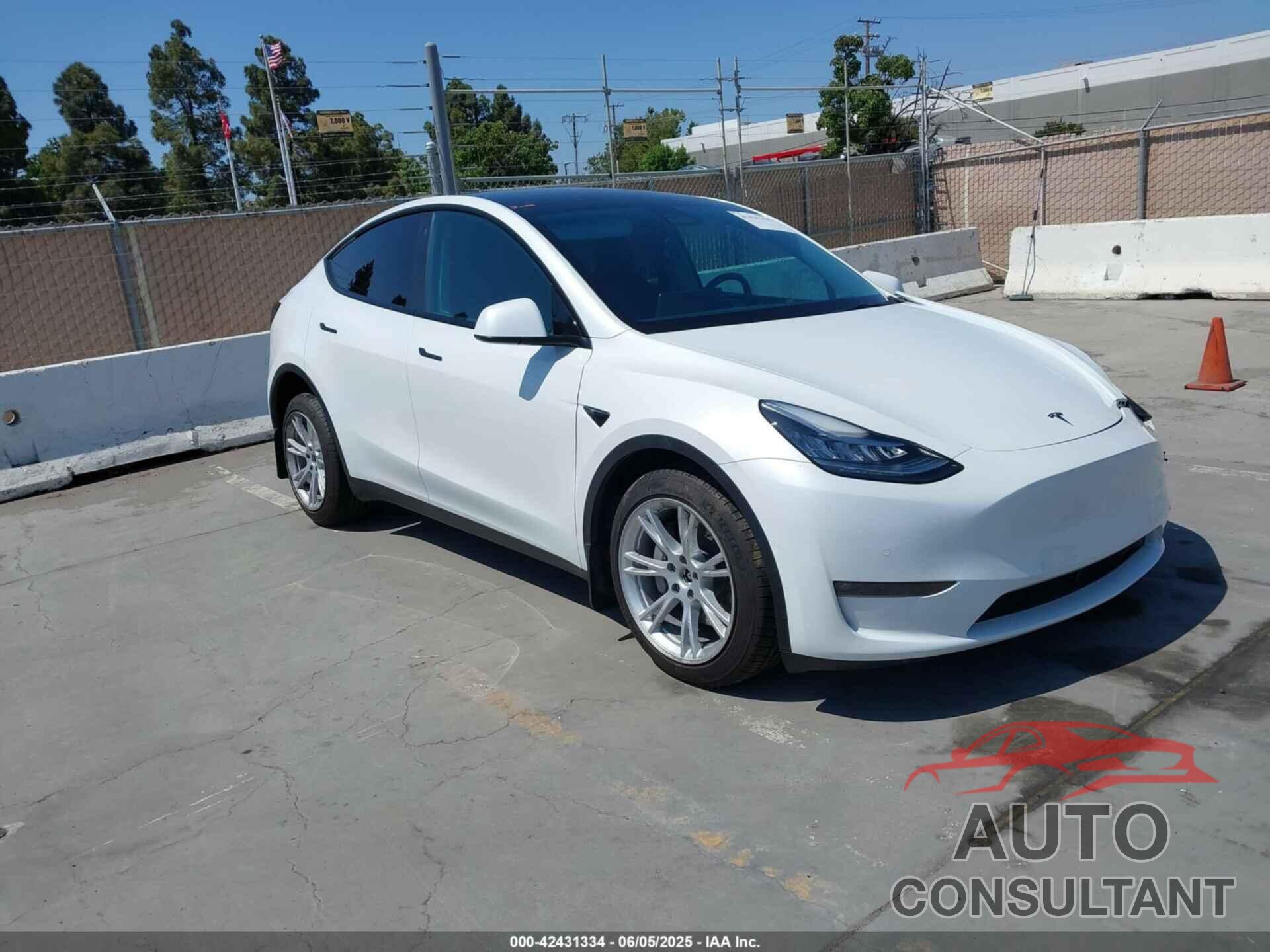 TESLA MODEL Y 2022 - 7SAYGDEE4NF379493