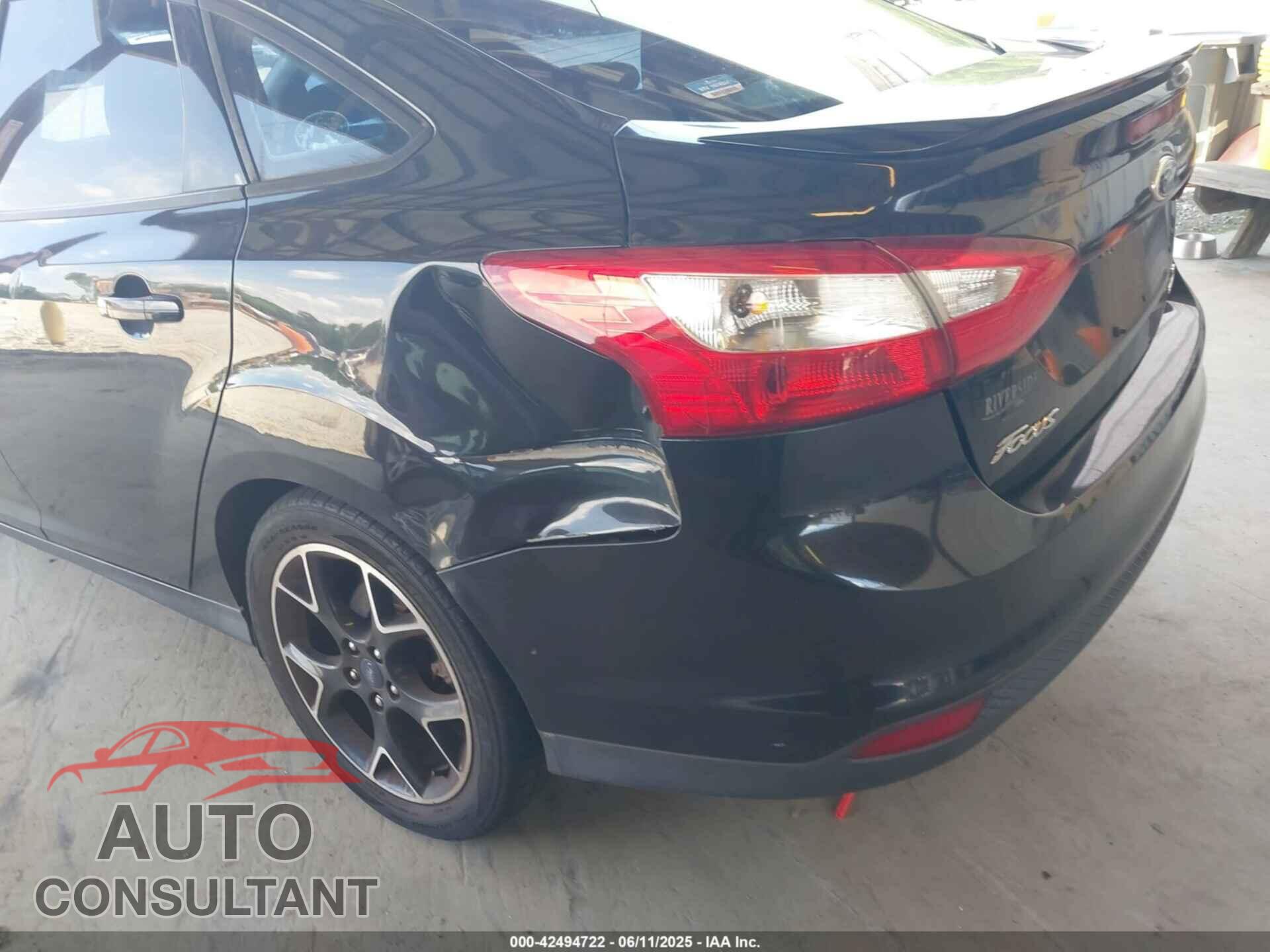 FORD FOCUS 2014 - 1FADP3F29EL215735