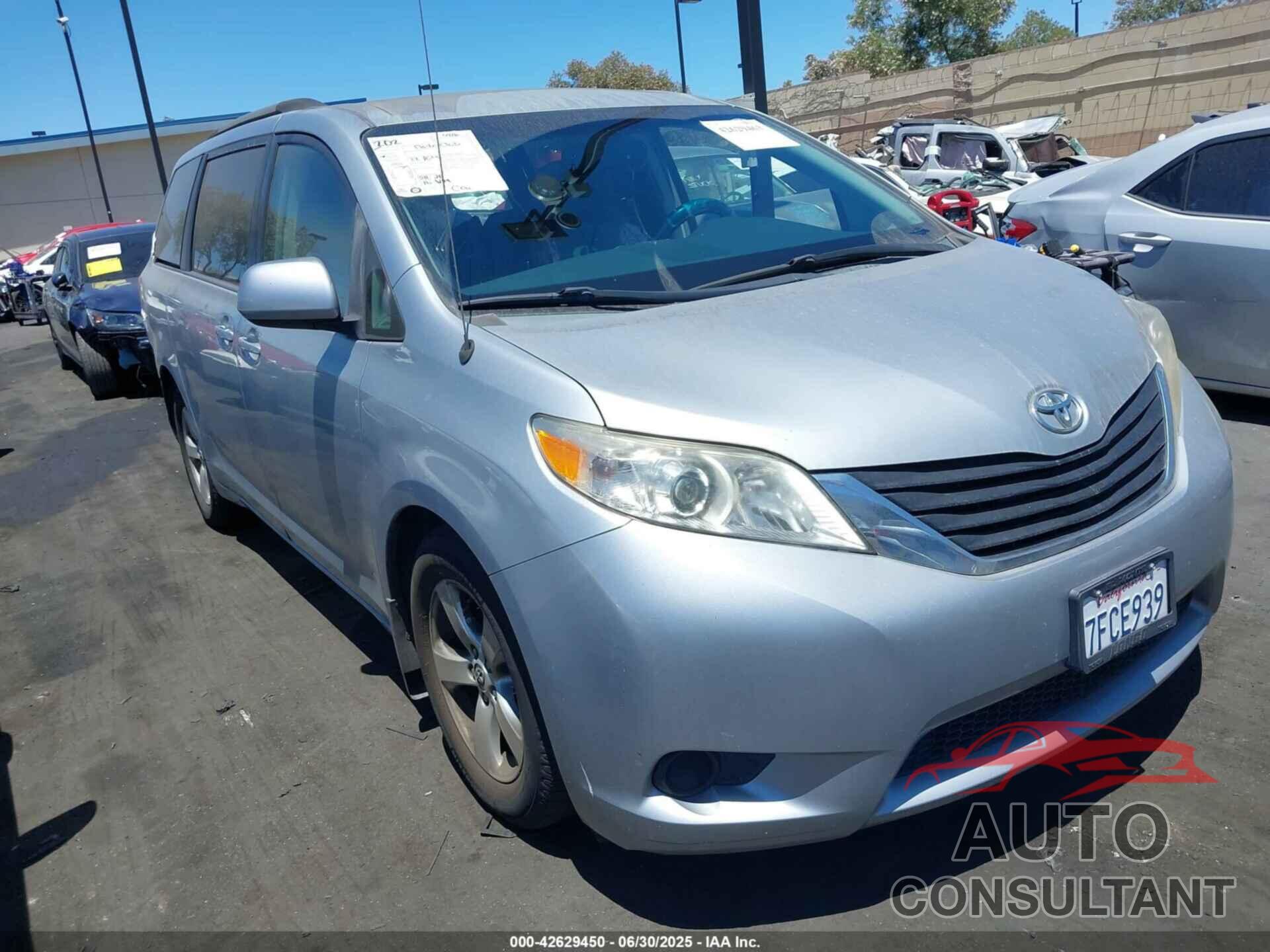 TOYOTA SIENNA 2014 - 5TDKK3DC8ES467759