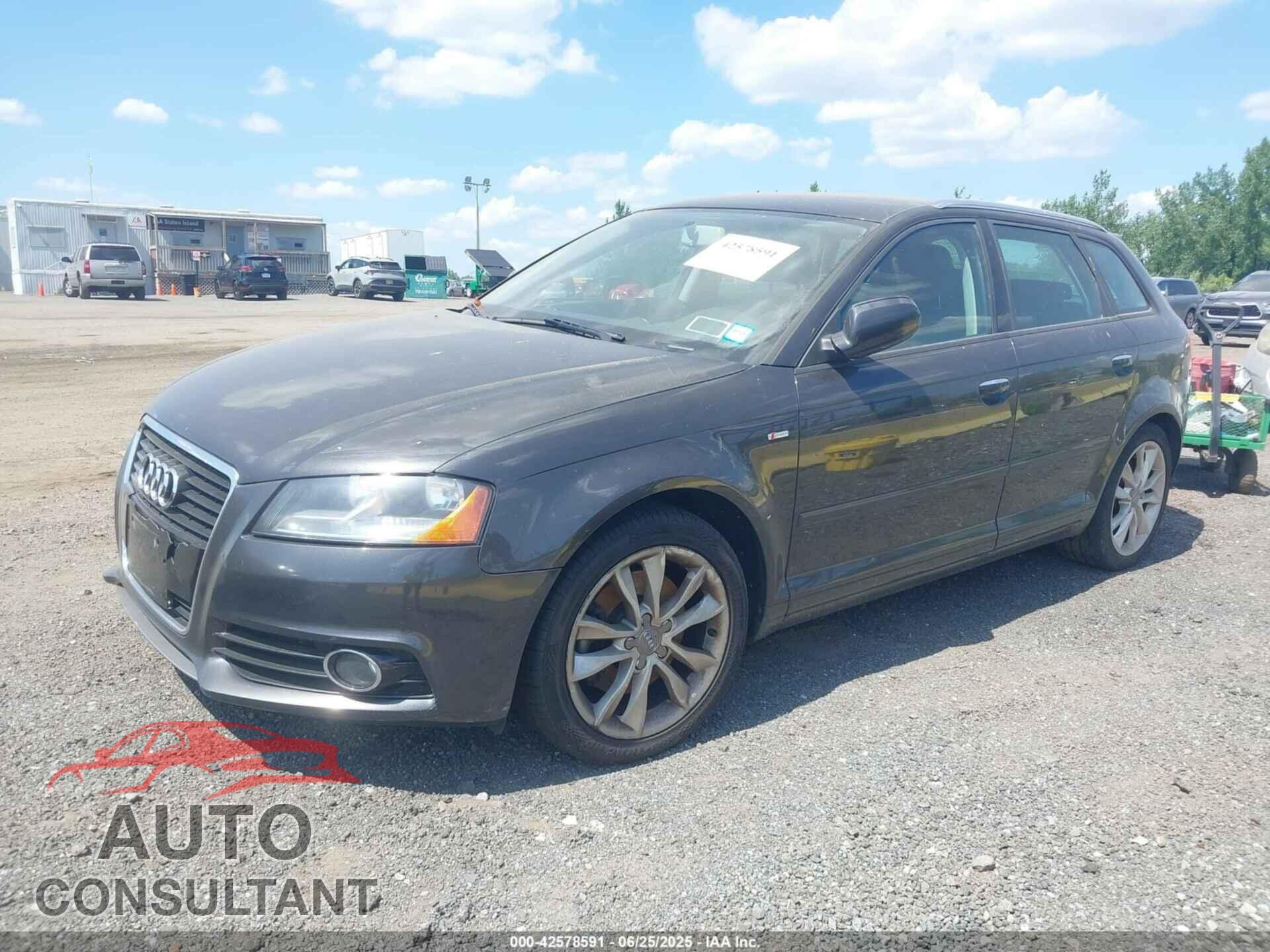 AUDI A3 2011 - WAUDFAFM3BA096829