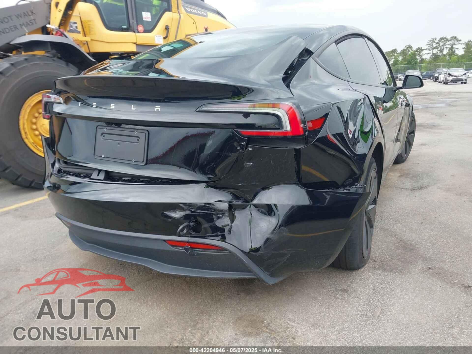 TESLA MODEL 3 2024 - 5YJ3E1EA0RF856726