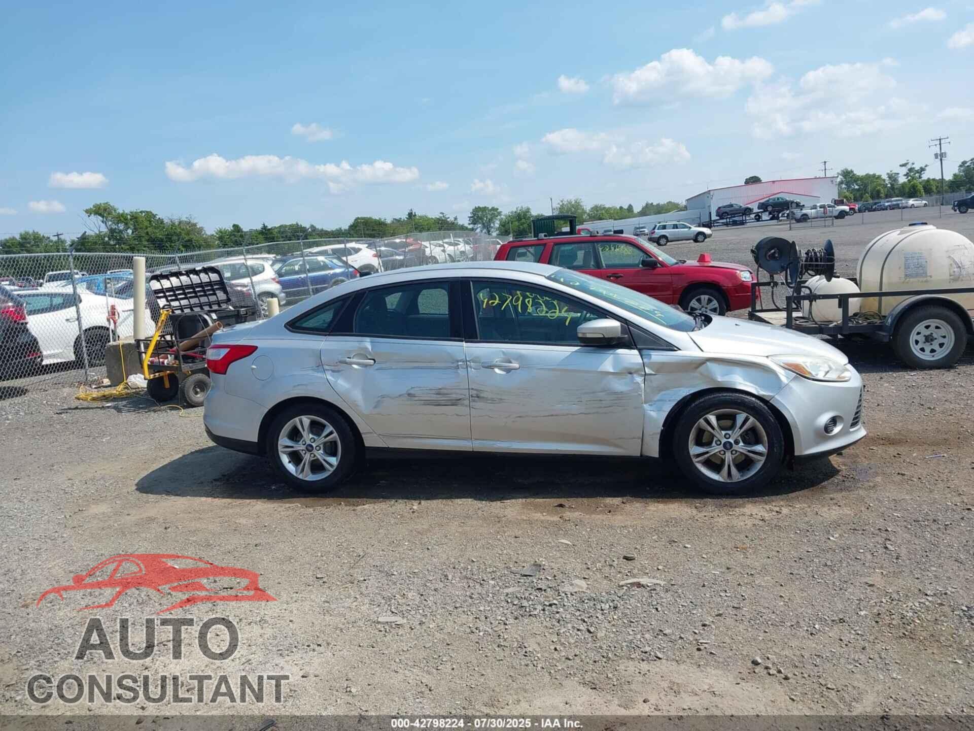 FORD FOCUS 2014 - 1FADP3F29EL194949