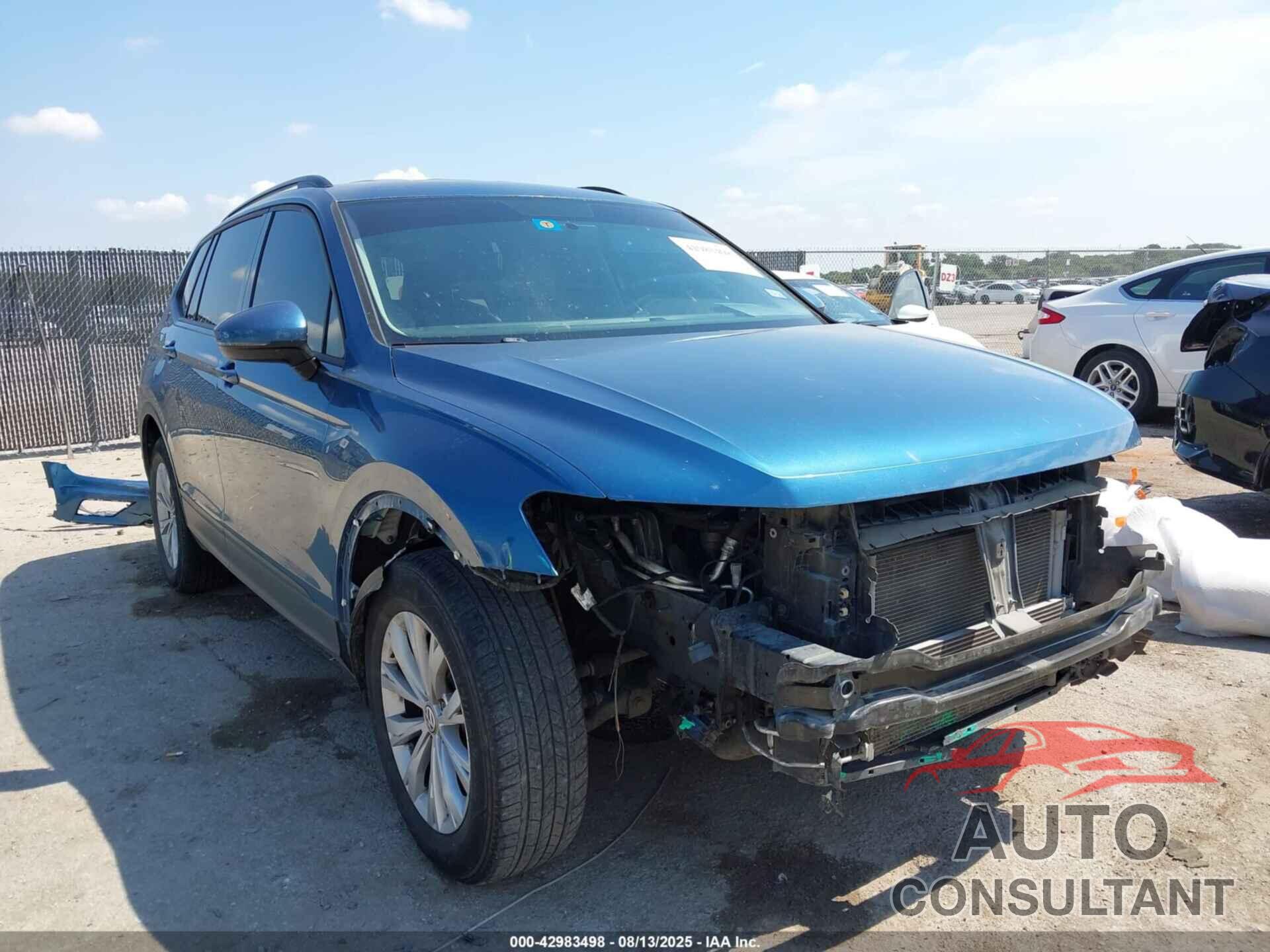 VOLKSWAGEN TIGUAN 2018 - 3VV1B7AX7JM079850