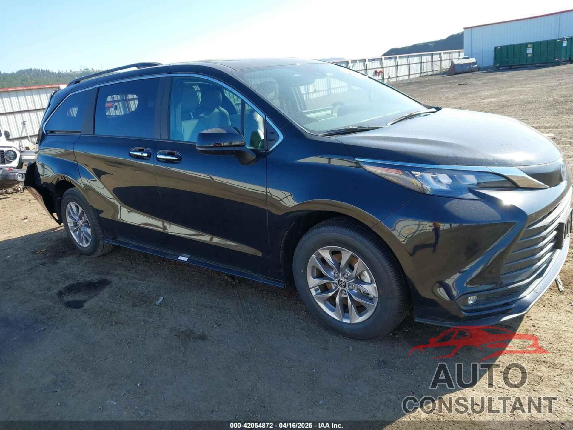 TOYOTA SIENNA 2025 - 5TDYRKEC3SS242899