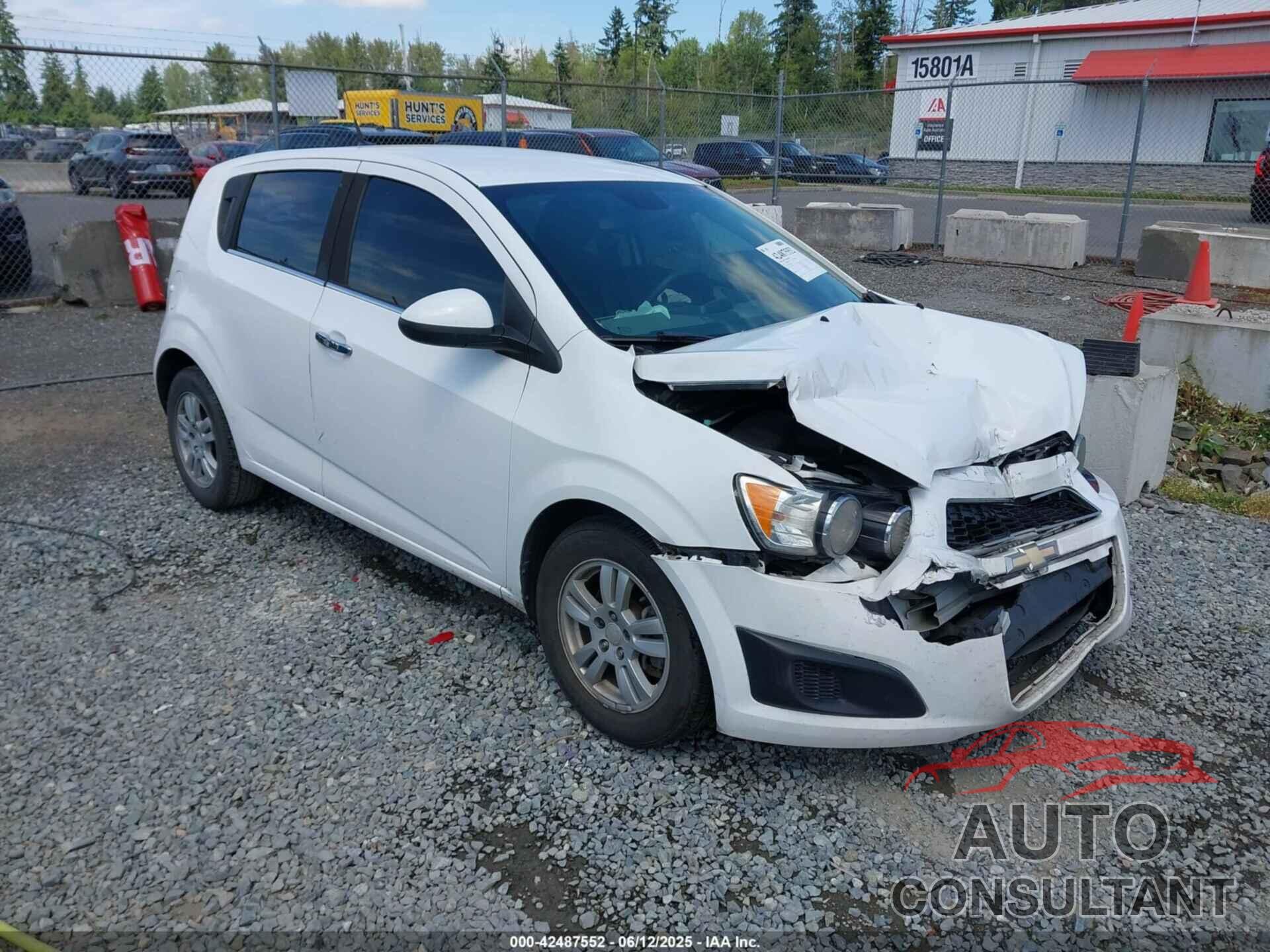CHEVROLET SONIC 2013 - 1G1JC6SBXD4242685