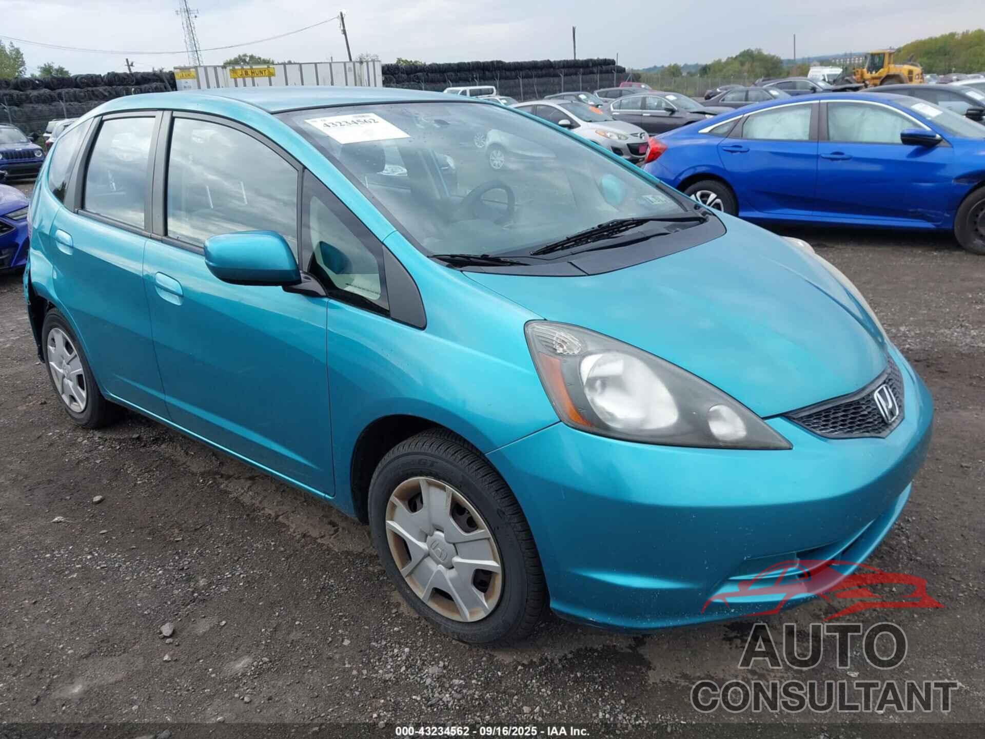 HONDA FIT 2013 - JHMGE8H38DC039905