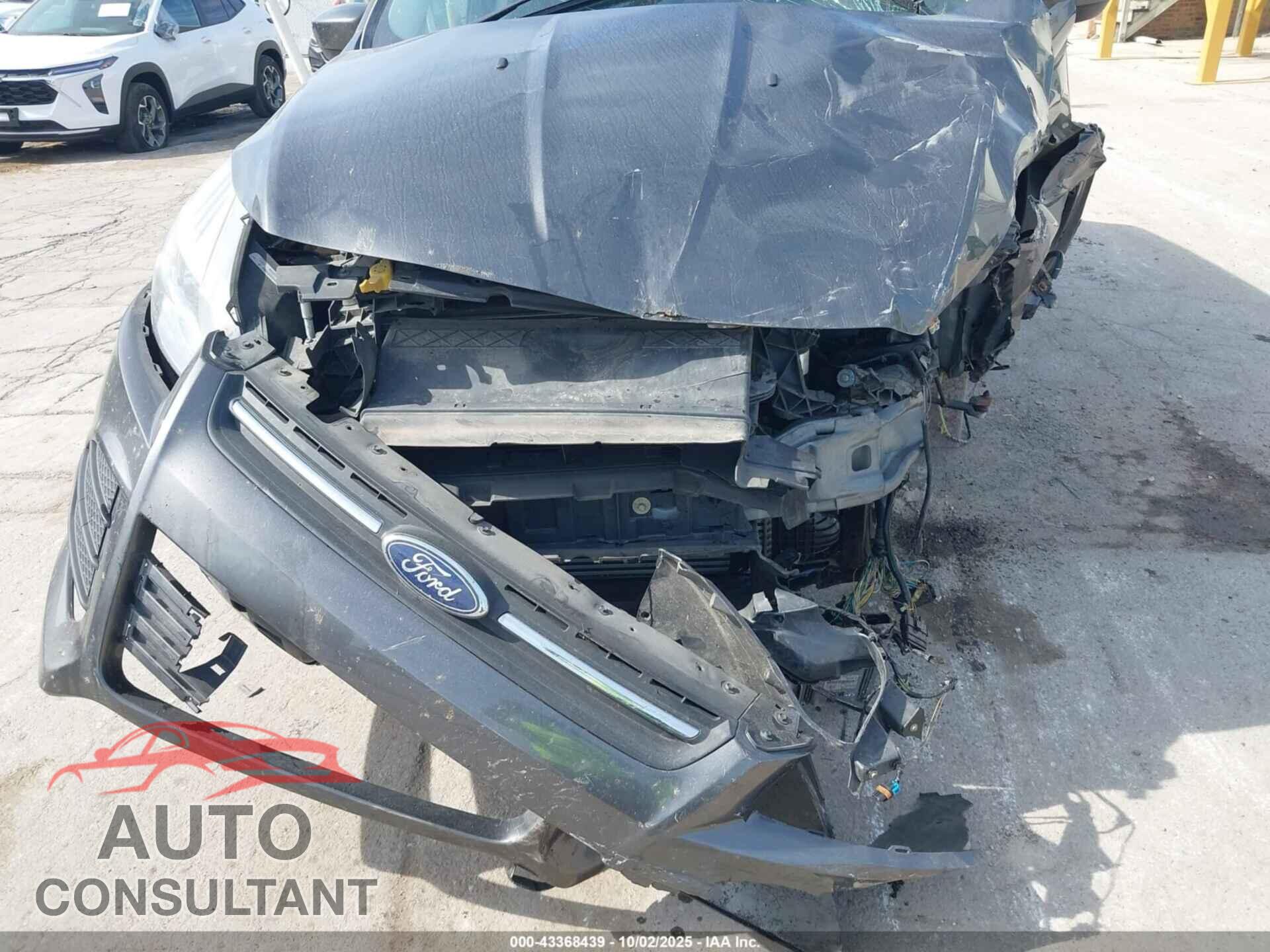 FORD ESCAPE 2015 - 1FMCU9G96FUA05100