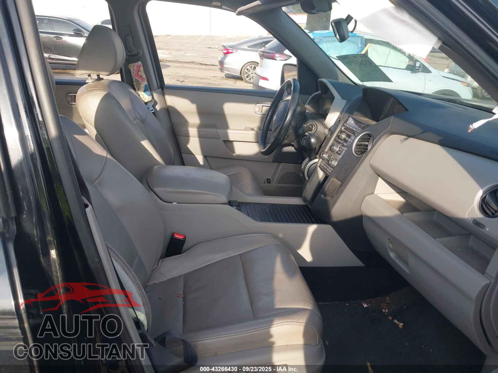 HONDA PILOT 2014 - 5FNYF4H59EB001648