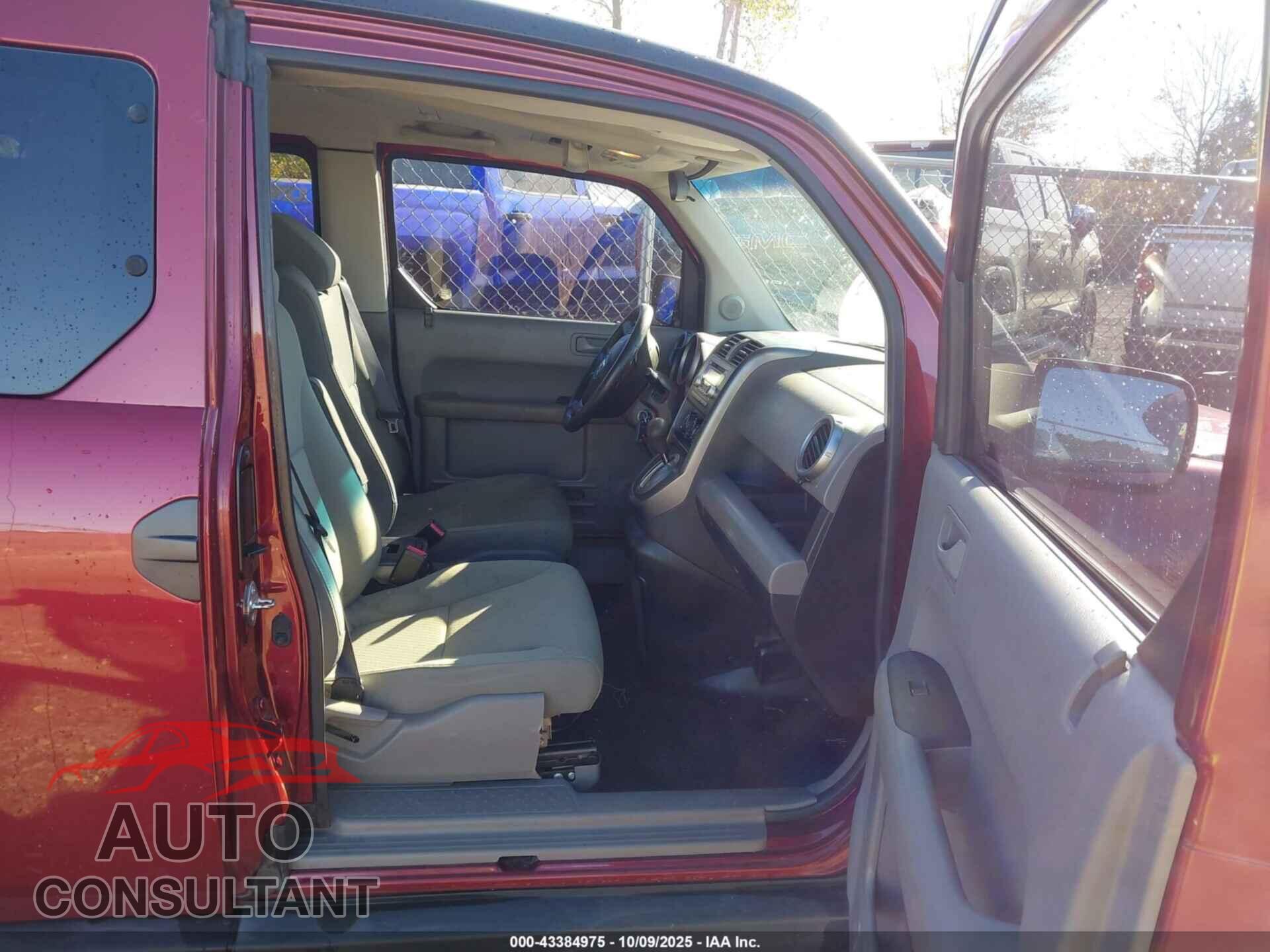 HONDA ELEMENT 2011 - 5J6YH1H76BL003693