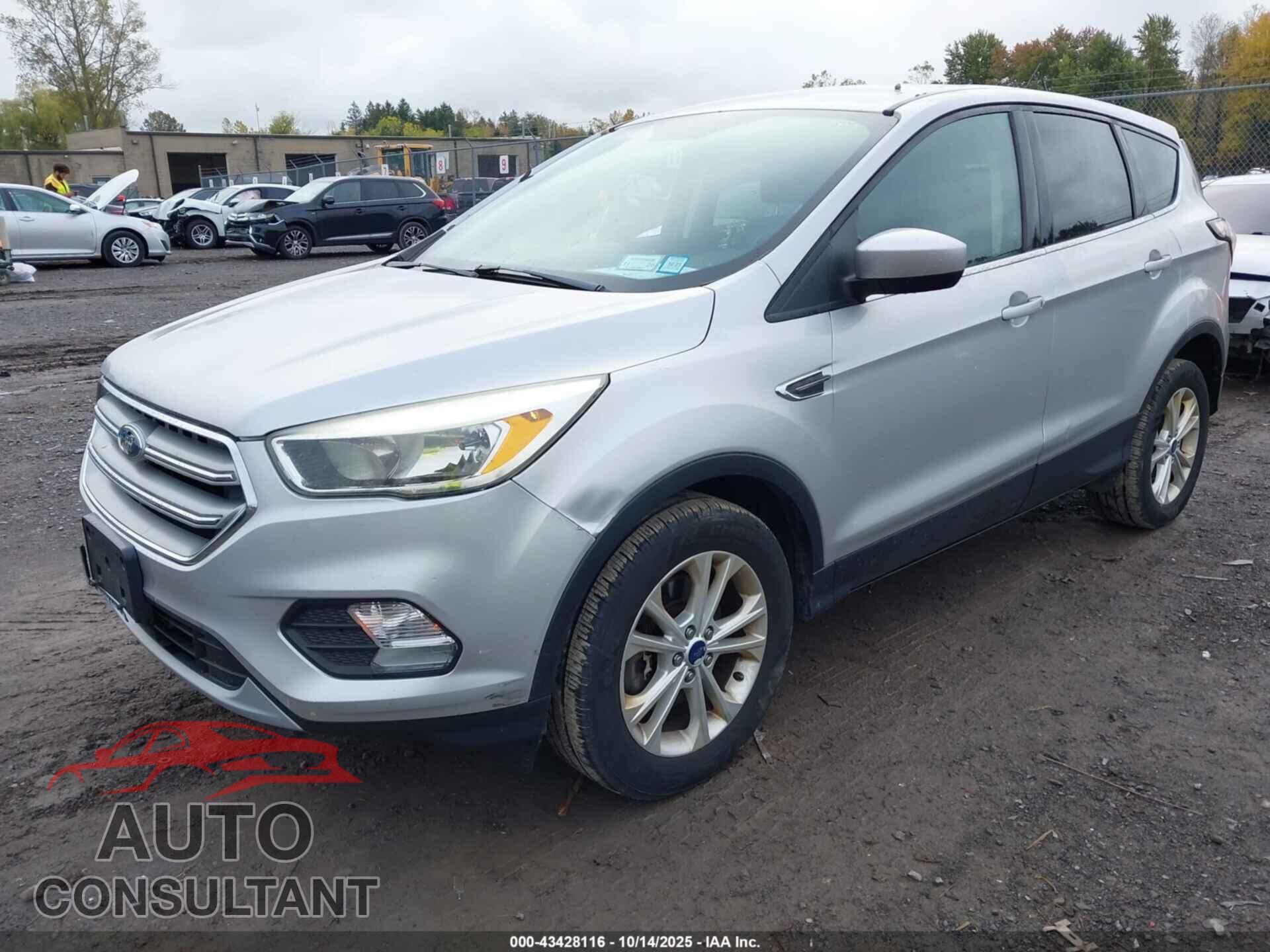FORD ESCAPE 2017 - 1FMCU9G90HUD33101