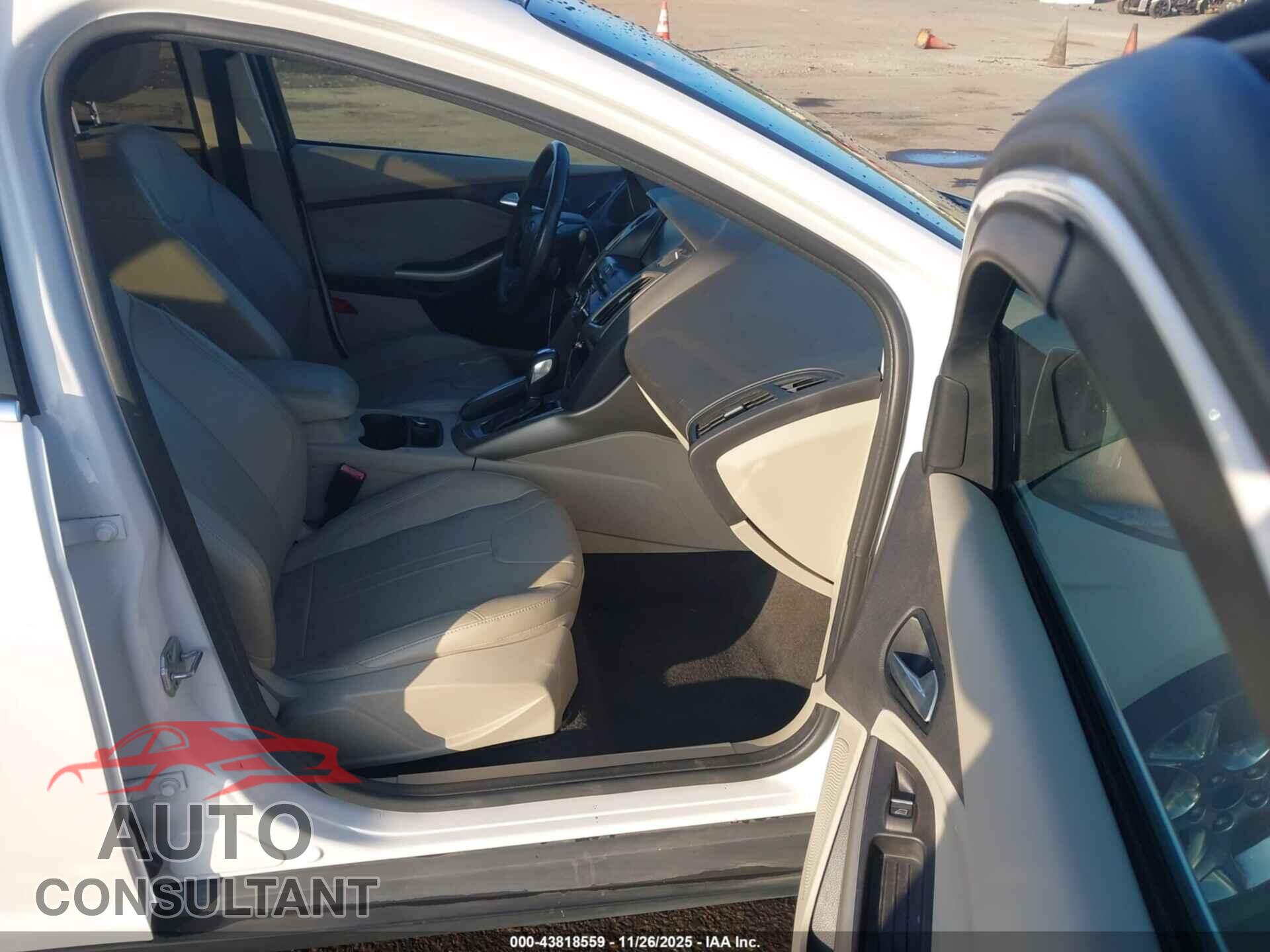 FORD FOCUS 2012 - 1FAHP3H23CL416204