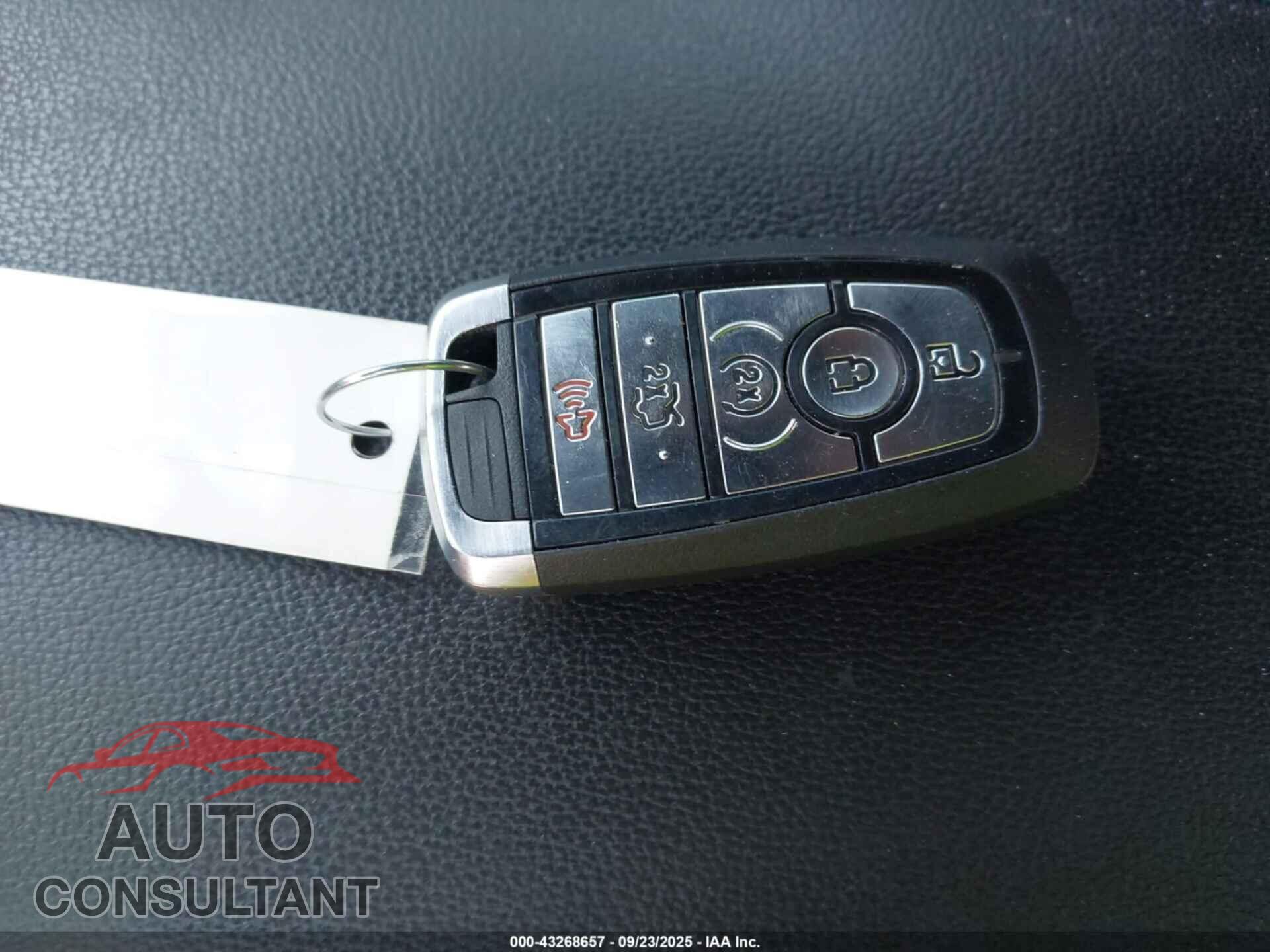 FORD EXPLORER 2018 - 1FM5K7D85JGB85143
