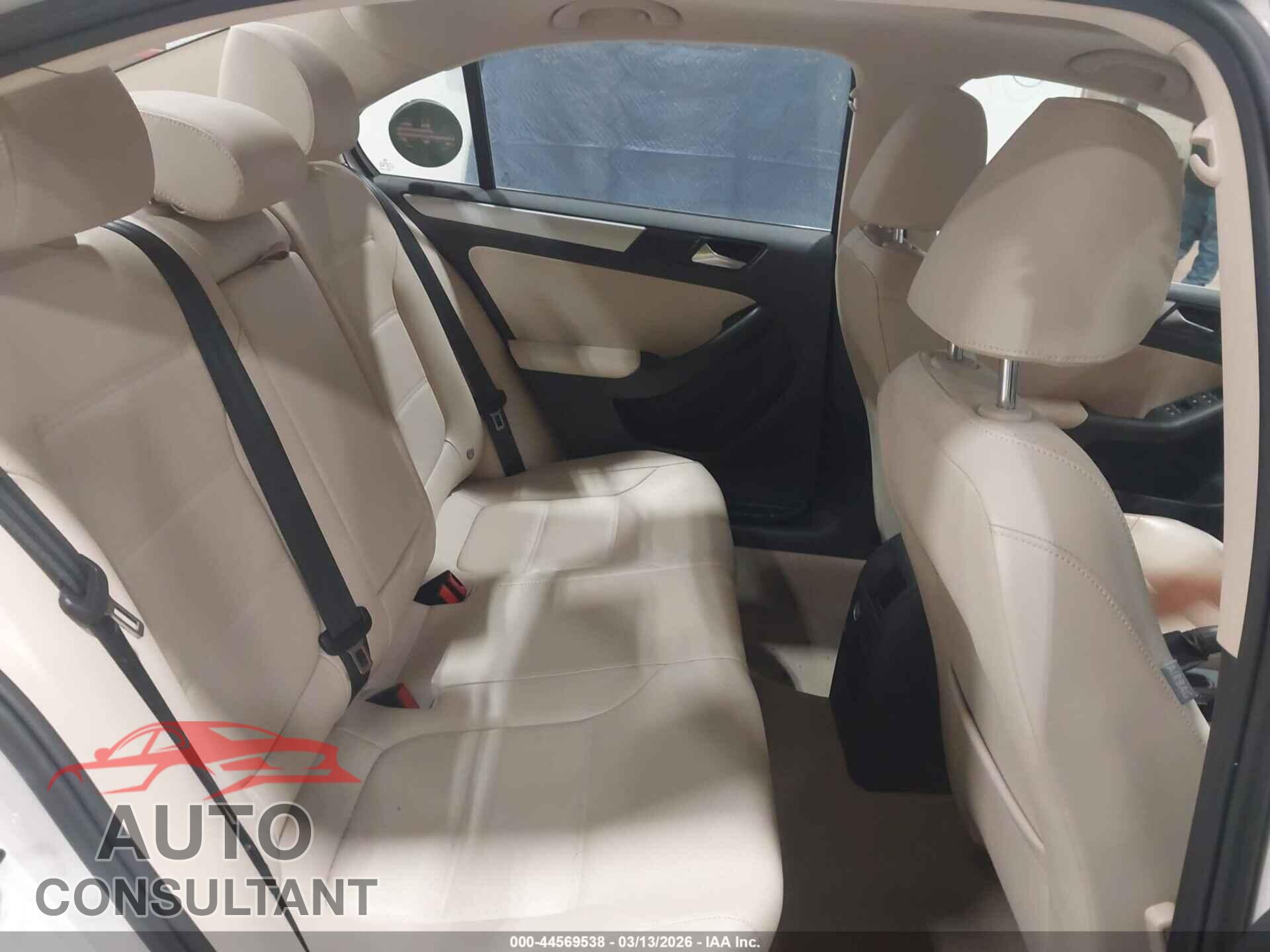 VOLKSWAGEN JETTA 2013 - 3VWDP7AJ2DM201038