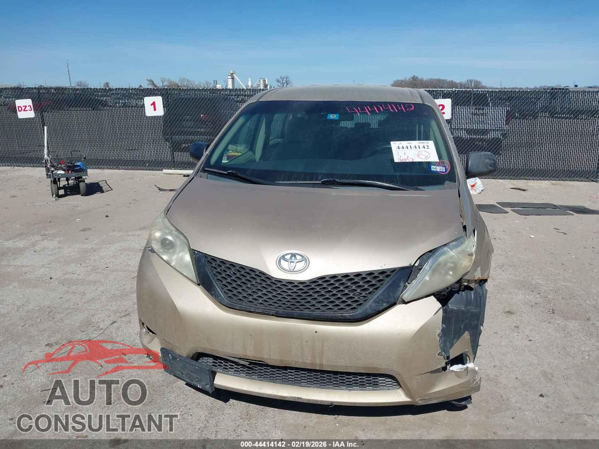 TOYOTA SIENNA 2014 - 5TDZK3DCXES477319