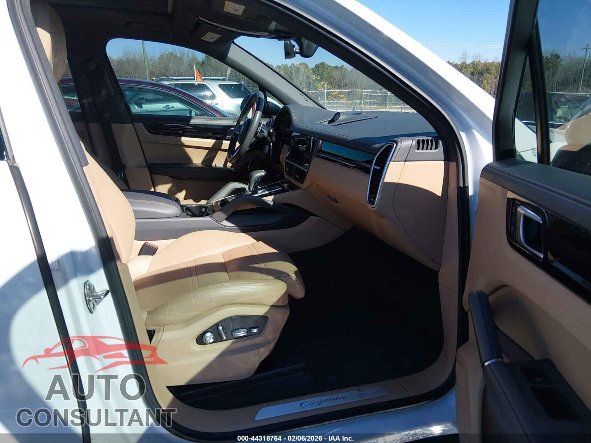 PORSCHE CAYENNE 2019 - WP1AA2AY1KDA10421
