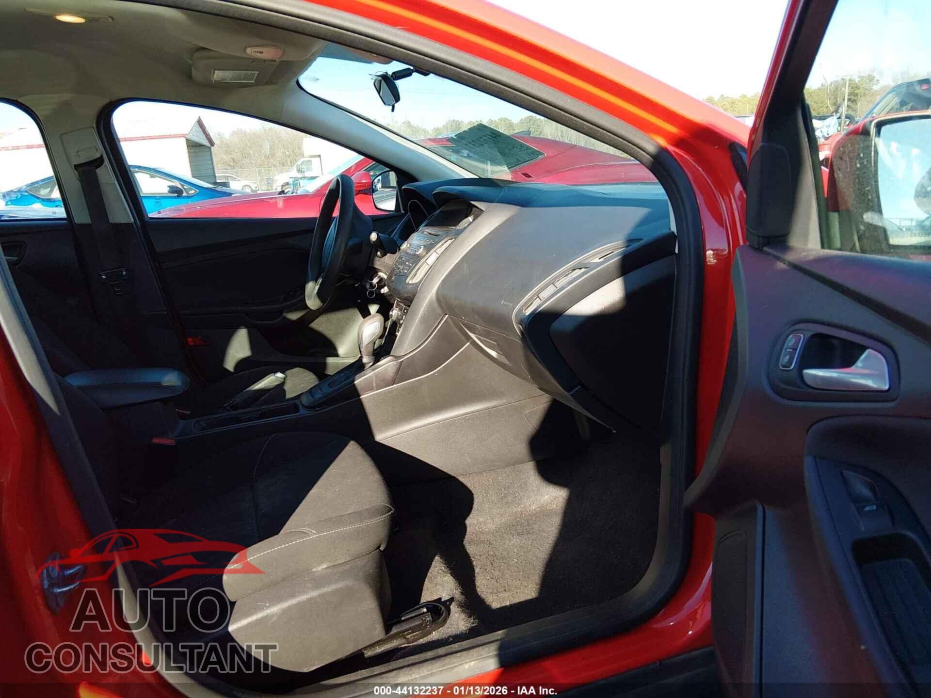 FORD FOCUS 2017 - 1FADP3F29HL259691