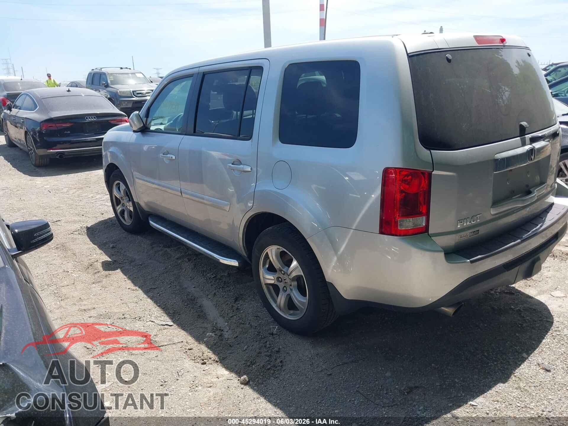 HONDA PILOT 2015 - 5FNYF4H57FB019423