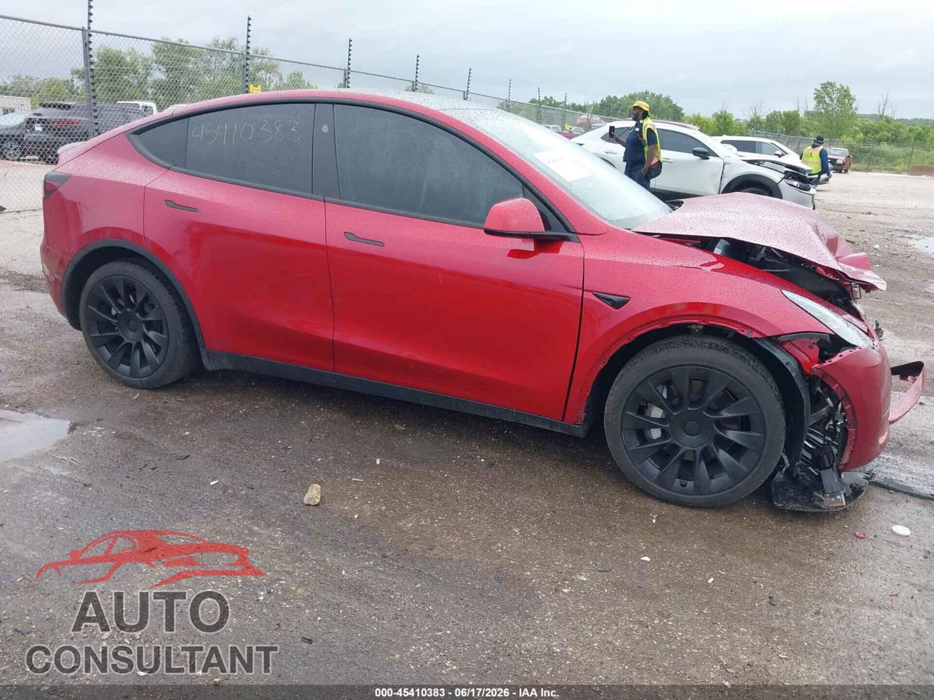 TESLA MODEL Y 2025 - 7SAYGAEE0SF290773