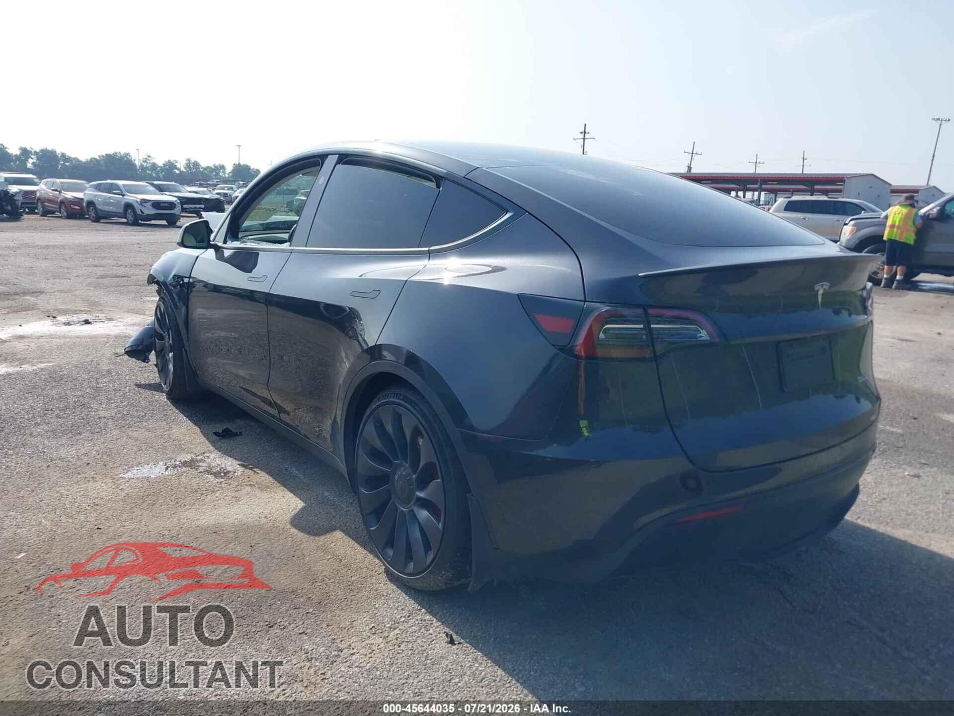 TESLA MODEL Y 2024 - 7SAYGDEF0RF052491
